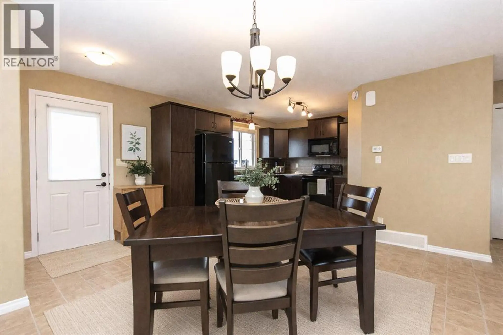 114 Redwood Boulevard - Image 6