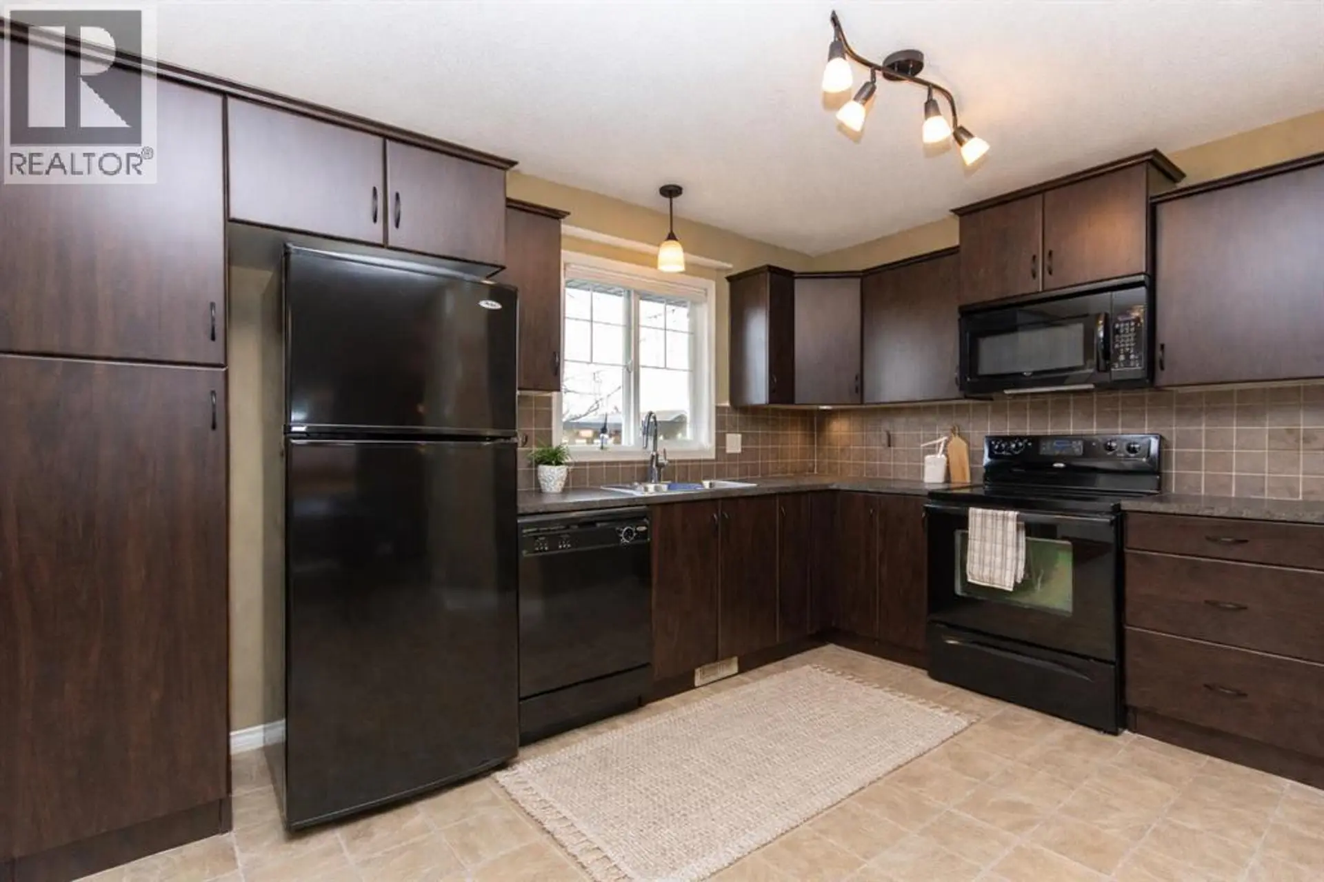 114 Redwood Boulevard - Image 7