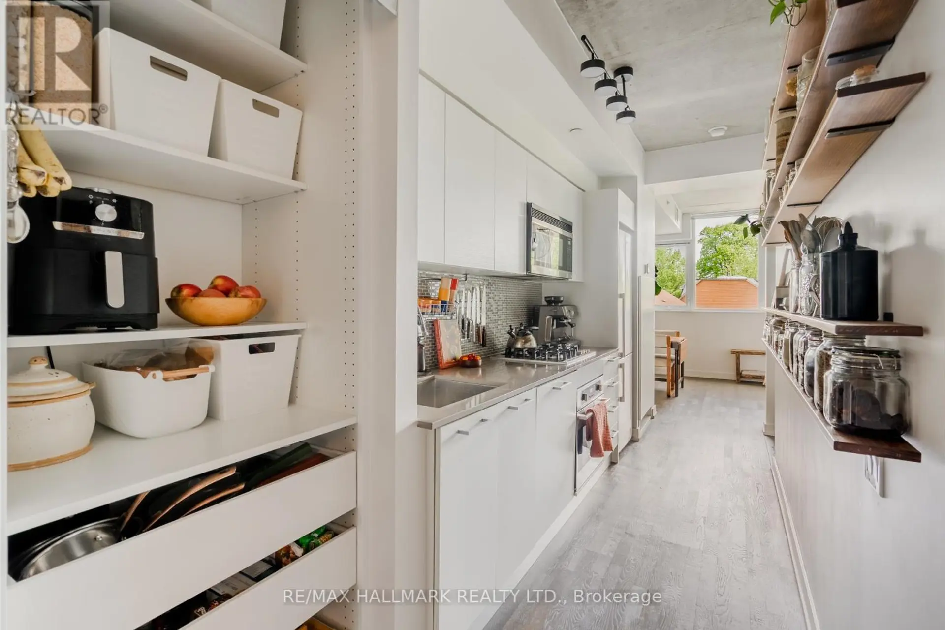 #203 60 HASLETT AVENUE - Image 3