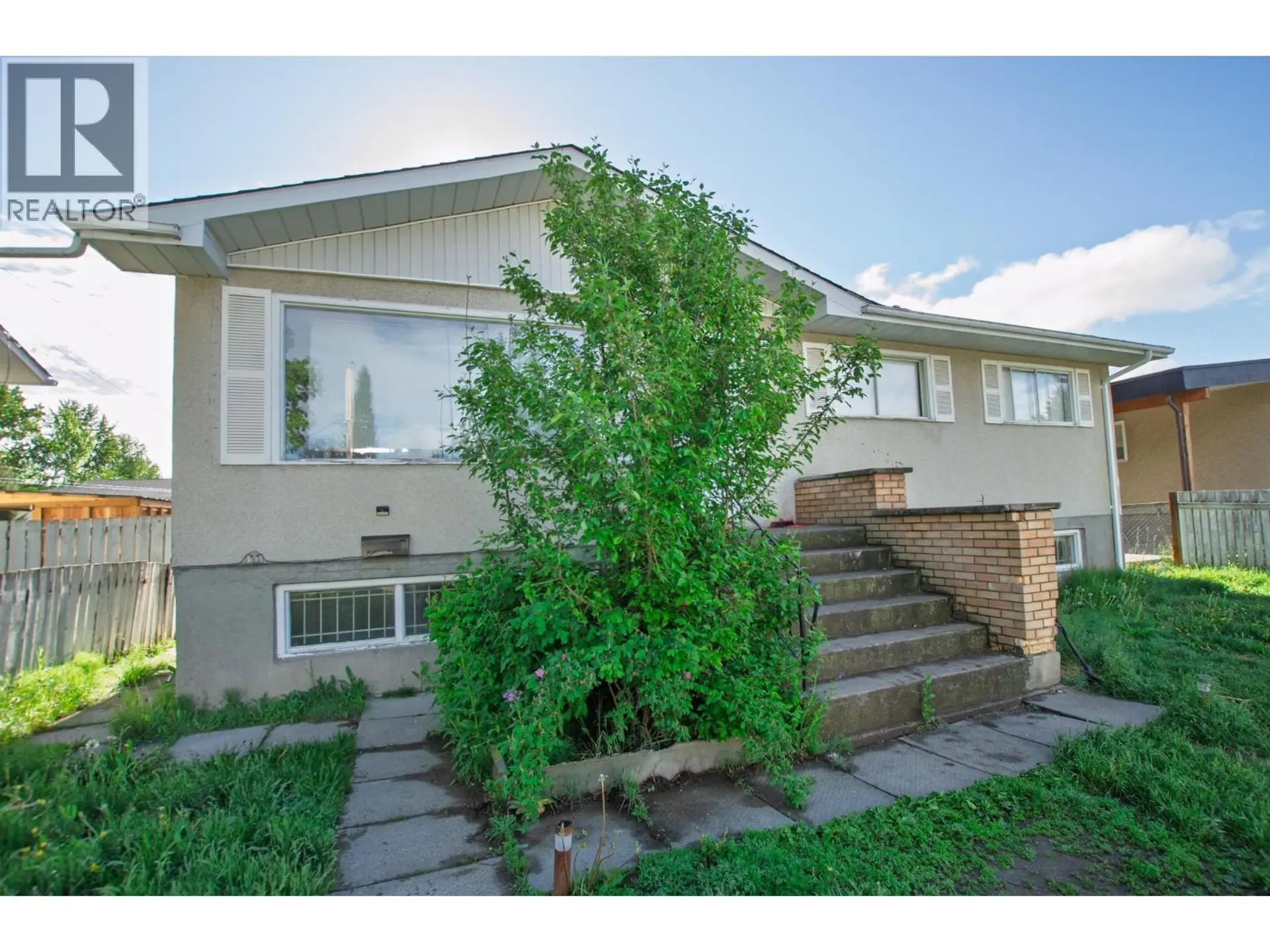 2110 OAK STREET - Image 1