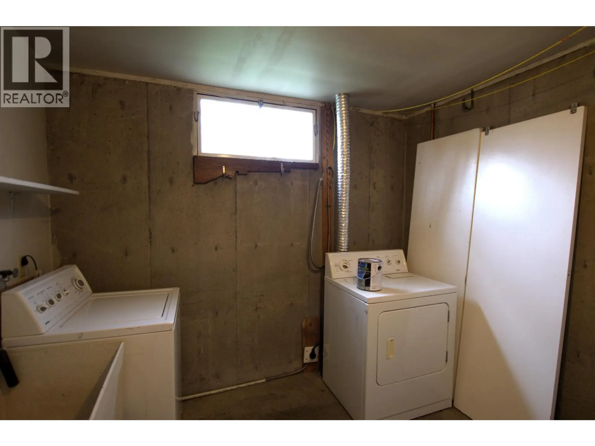 2110 OAK STREET - Image 15
