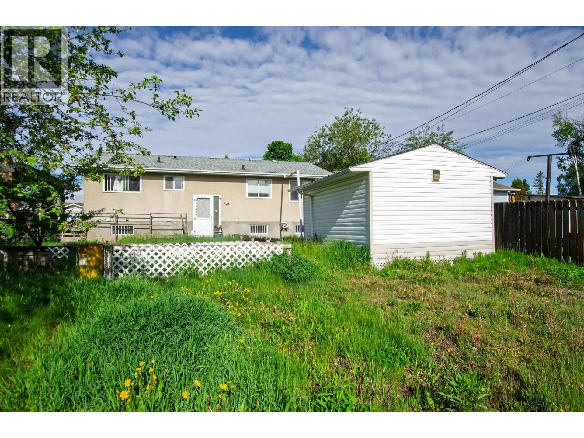 2110 OAK STREET - Image 19