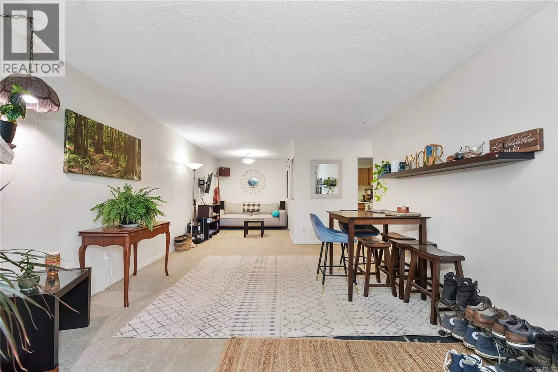 #105 81 Gorge Rd W - Image 2