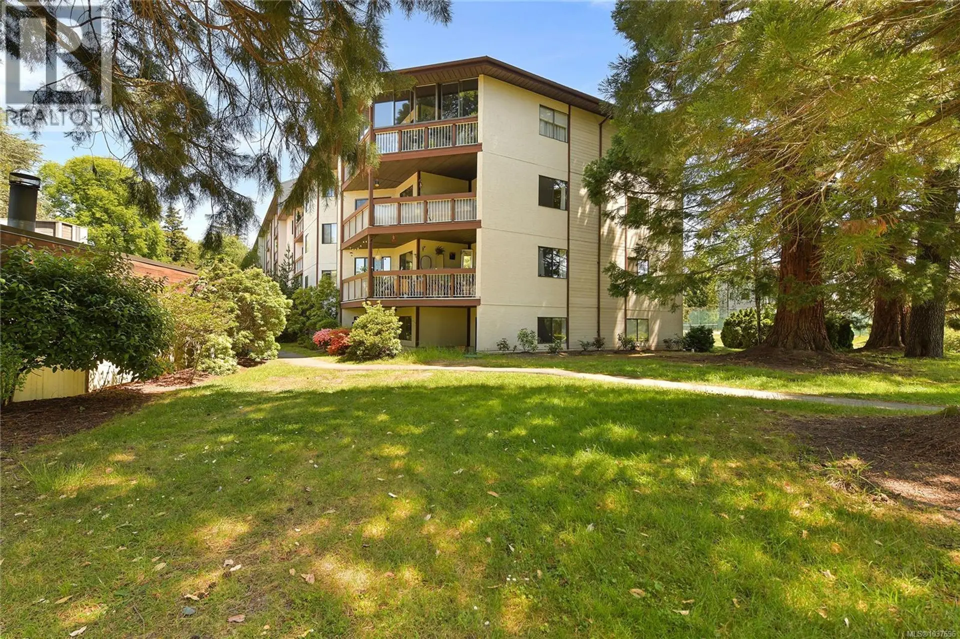 #102 75 Gorge Rd W - Image 12