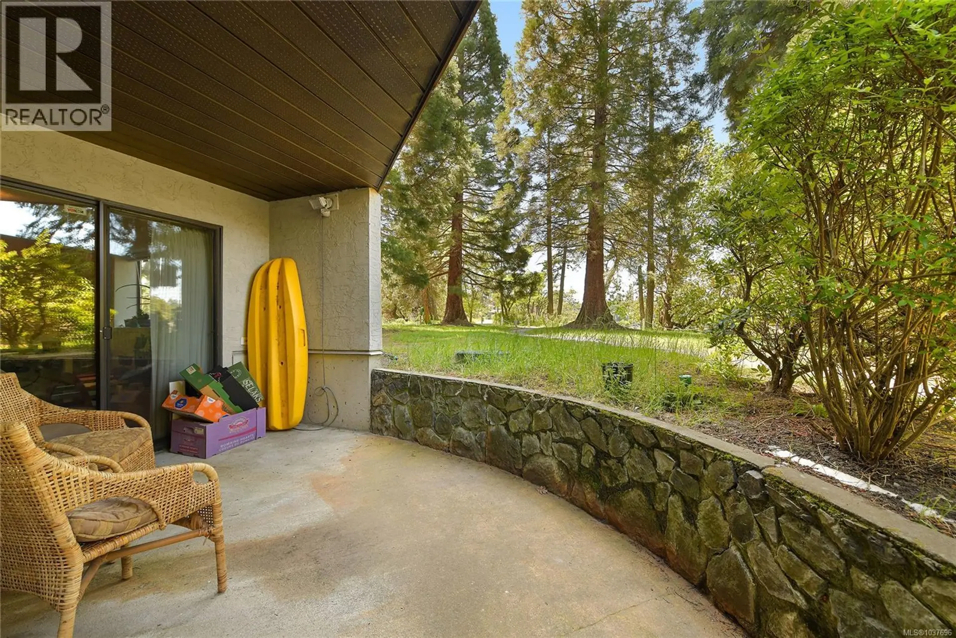 #102 75 Gorge Rd W - Image 13