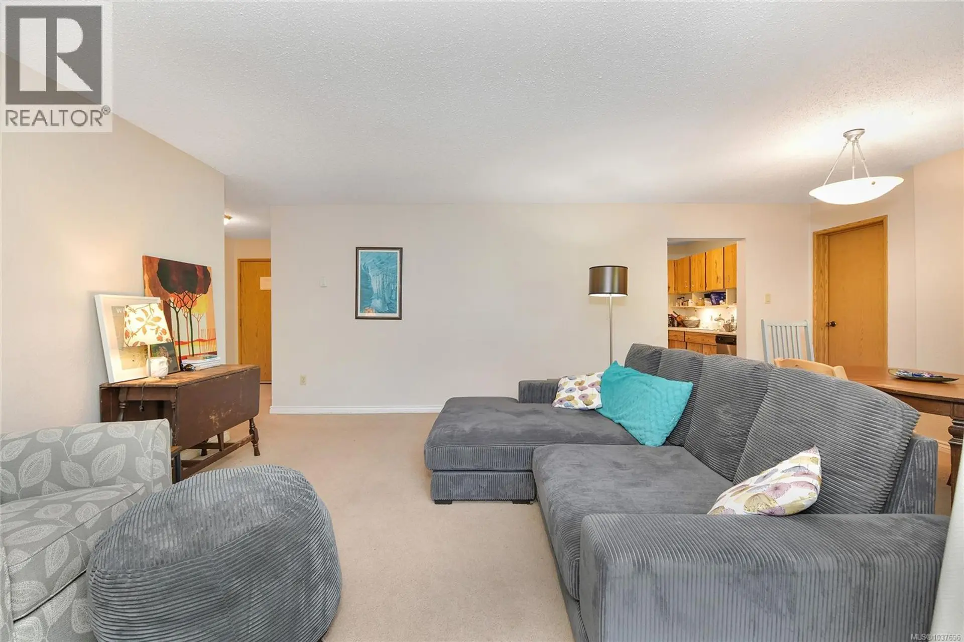 #102 75 Gorge Rd W - Image 3