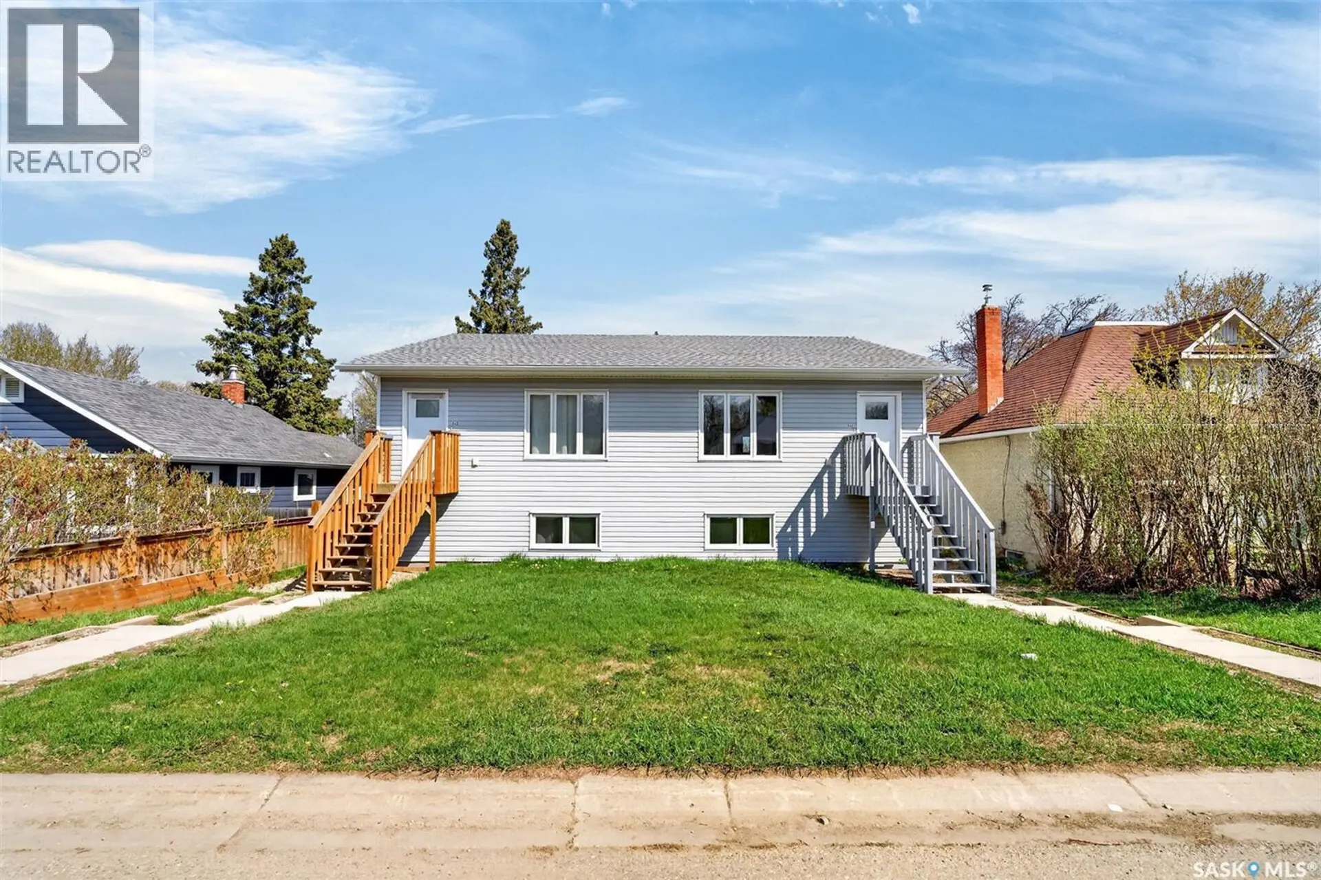 542 21st STREET E - Image 1