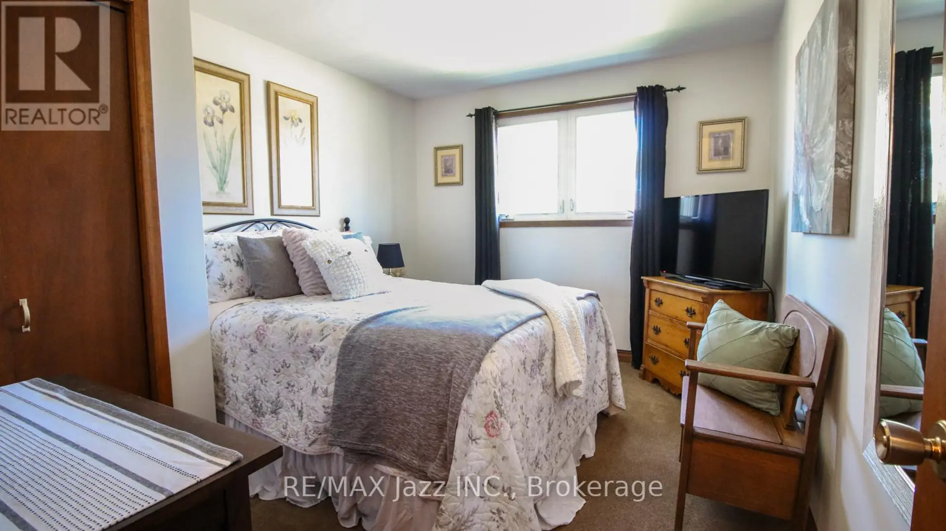 330 NIPIGON STREET - Image 10