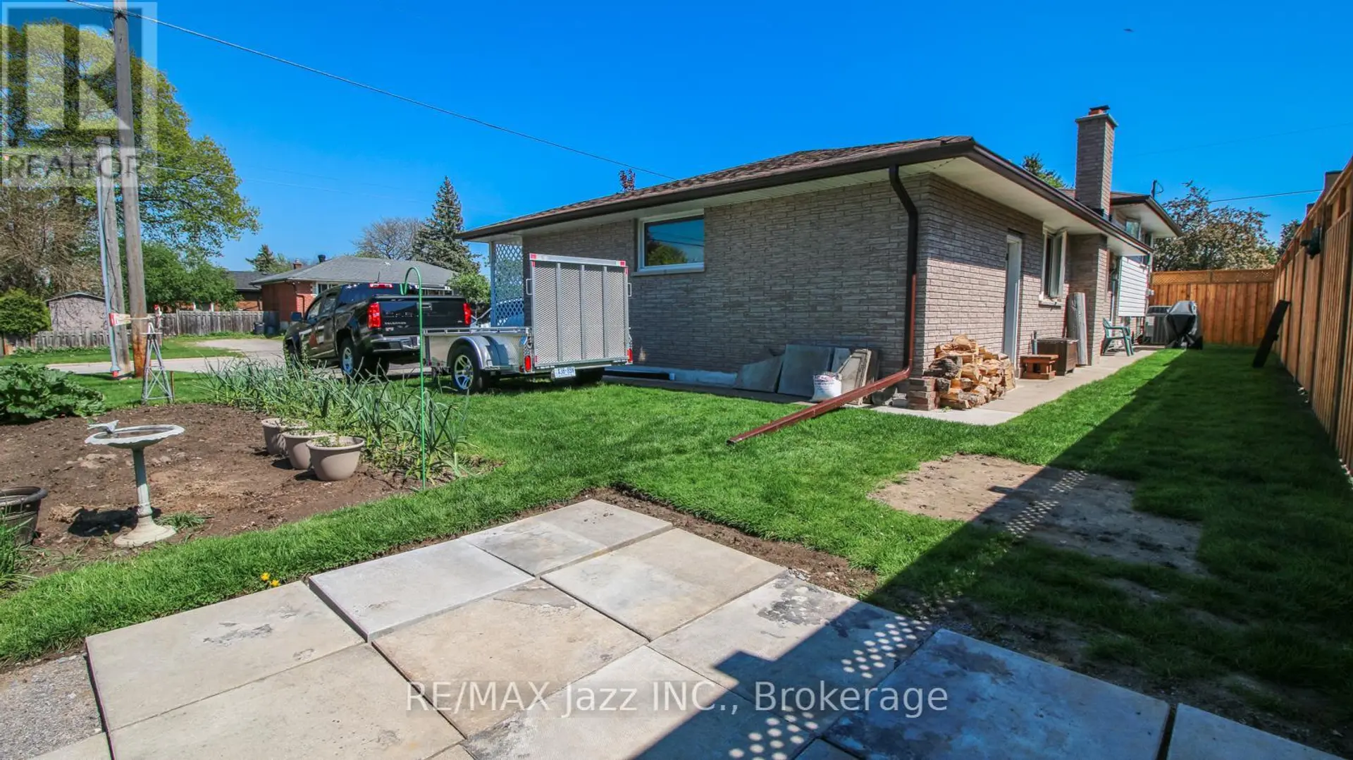 330 NIPIGON STREET - Image 17