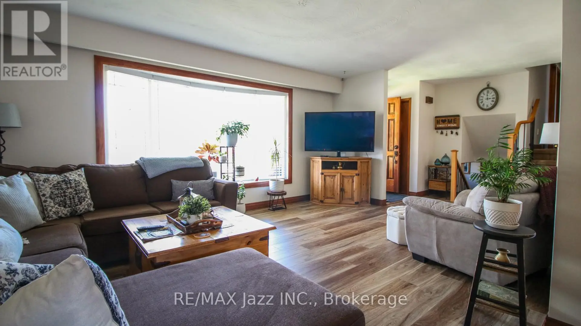 330 NIPIGON STREET - Image 7
