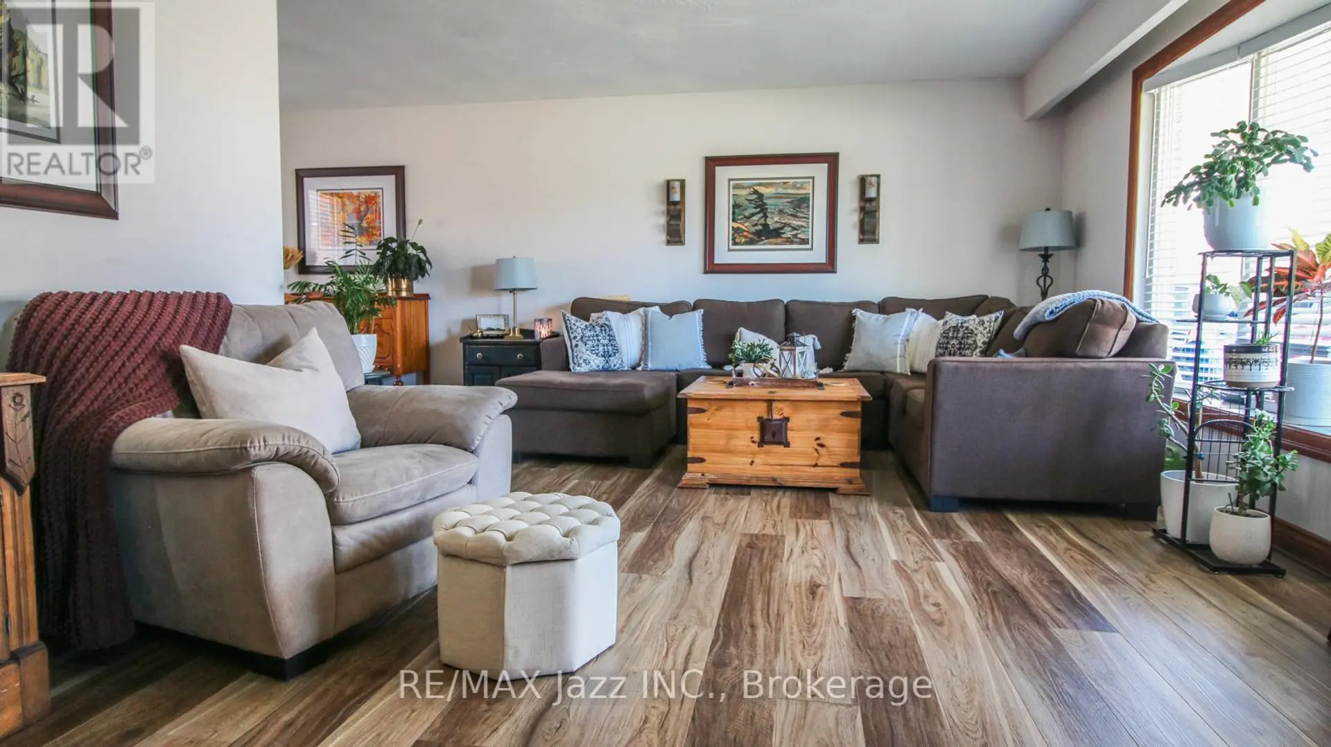 330 NIPIGON STREET - Image 8