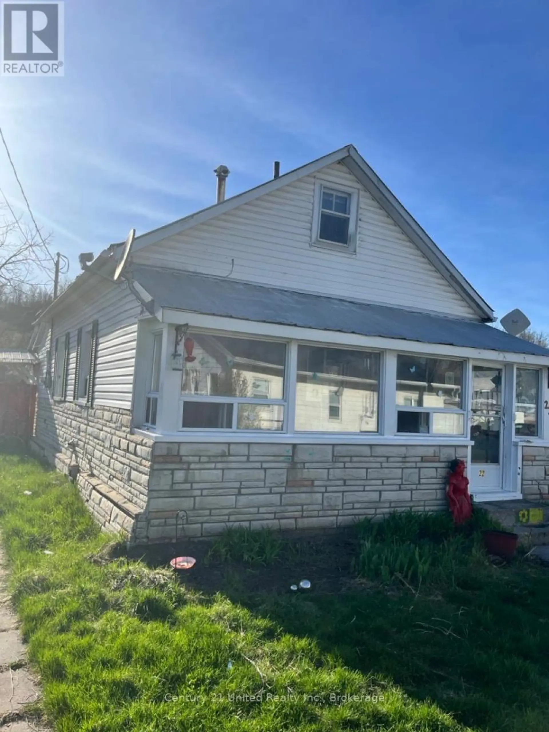 22 CHURCHILL DRIVE - Image 1