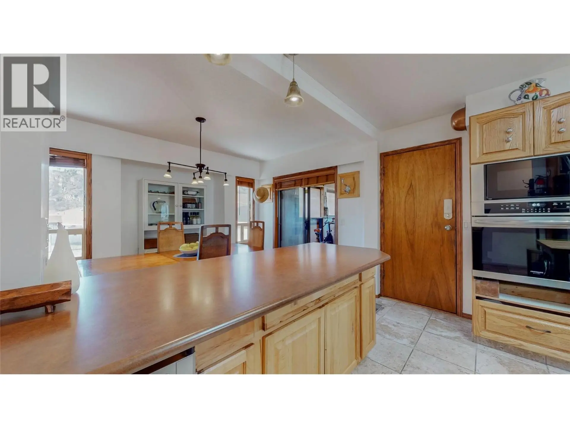 6940 Mountainview Drive - Image 1