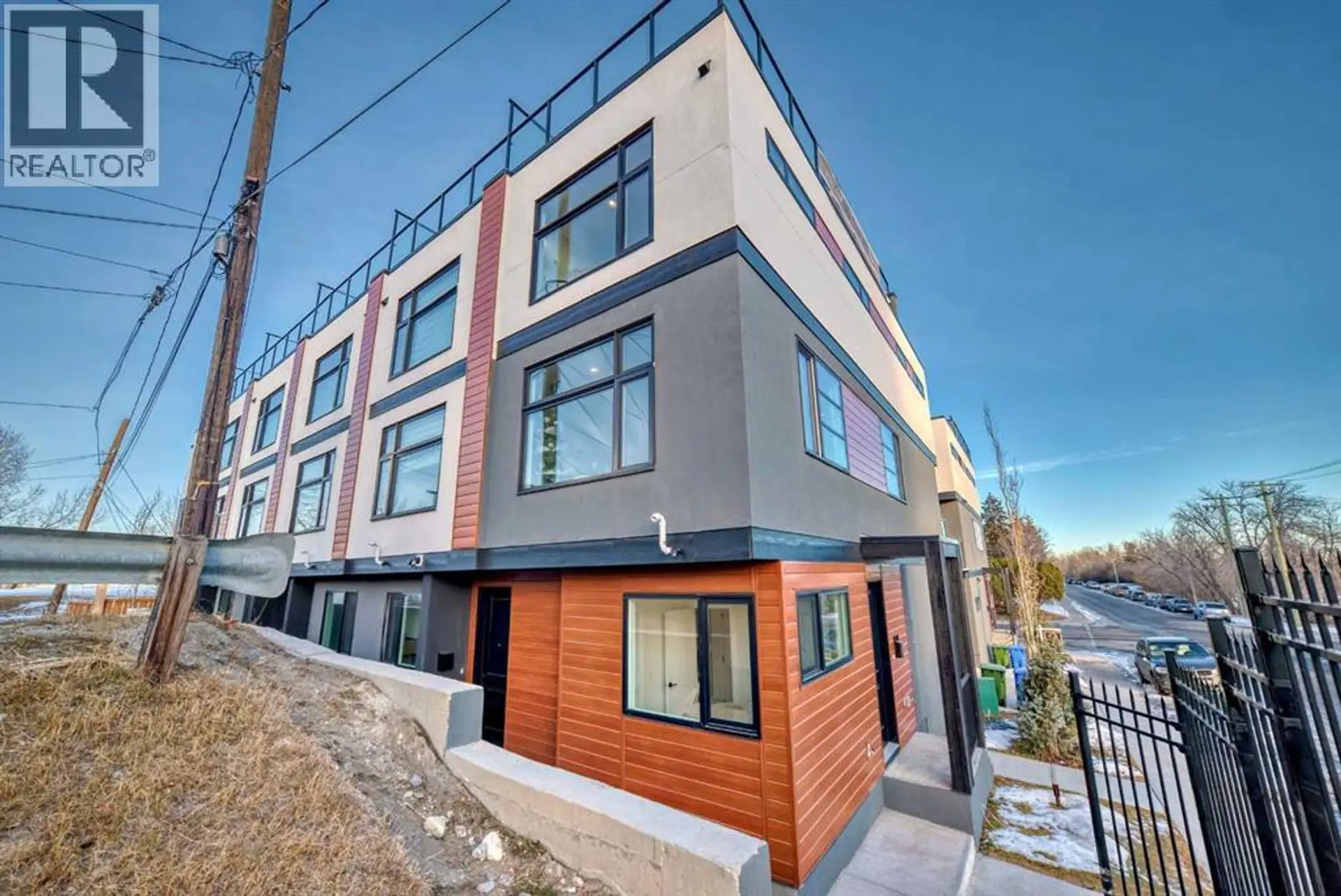 #2 3404 8 Avenue SW - Image 1
