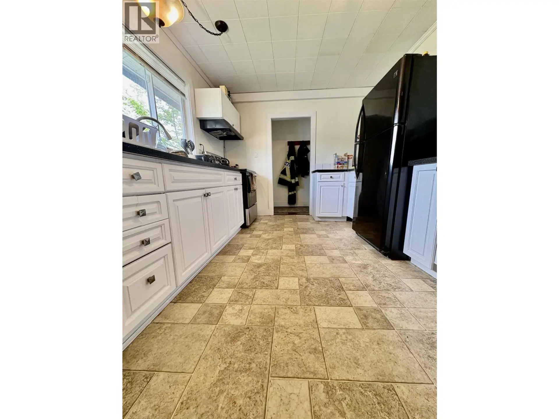 94 KECHIKA STREET - Image 4