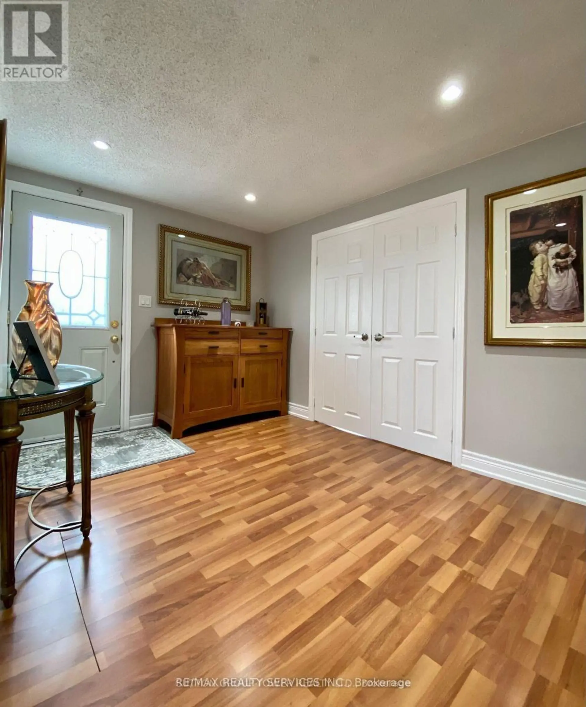 4870 MAPLEVIEW CRESCENT - Image 2
