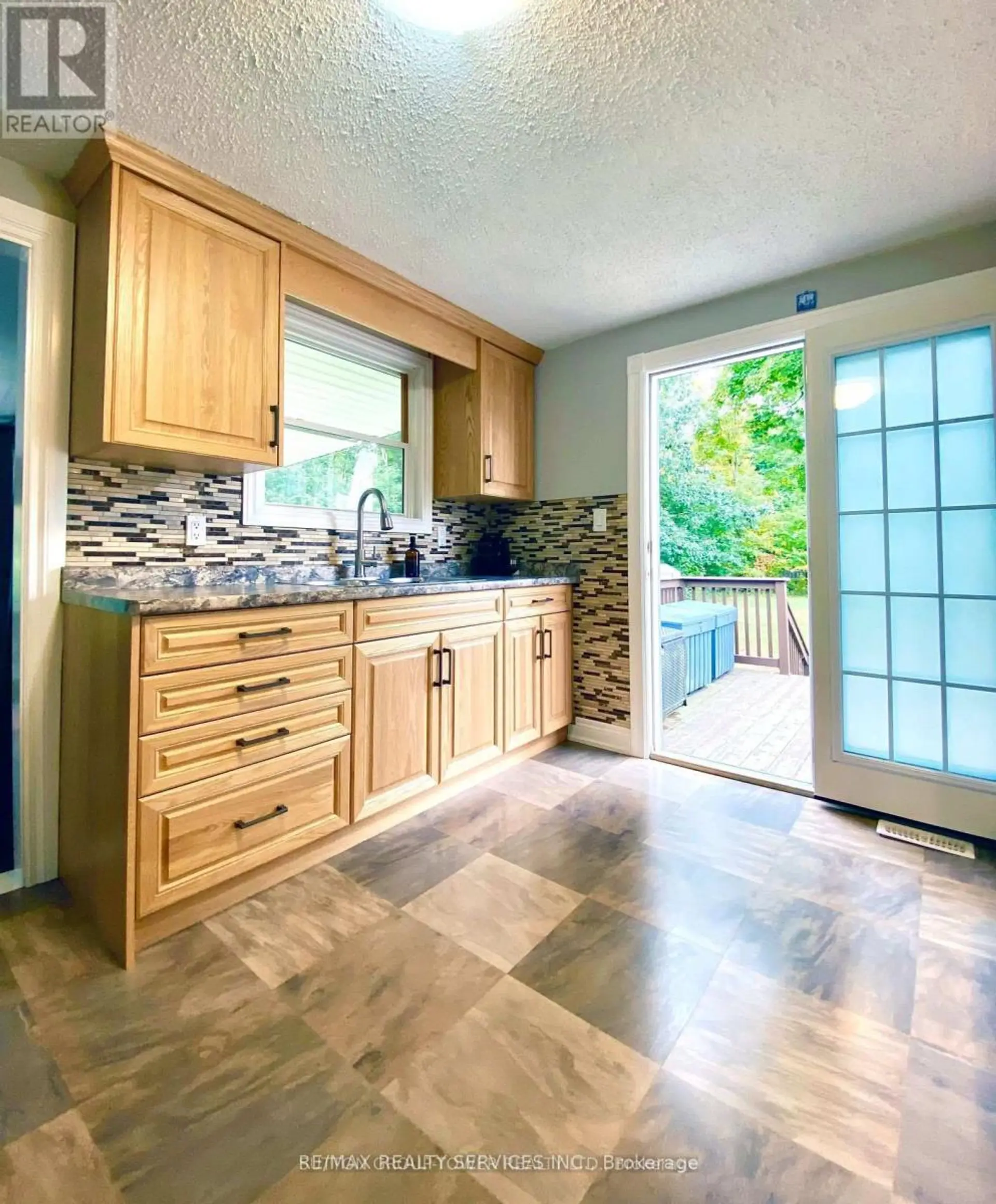 4870 MAPLEVIEW CRESCENT - Image 9