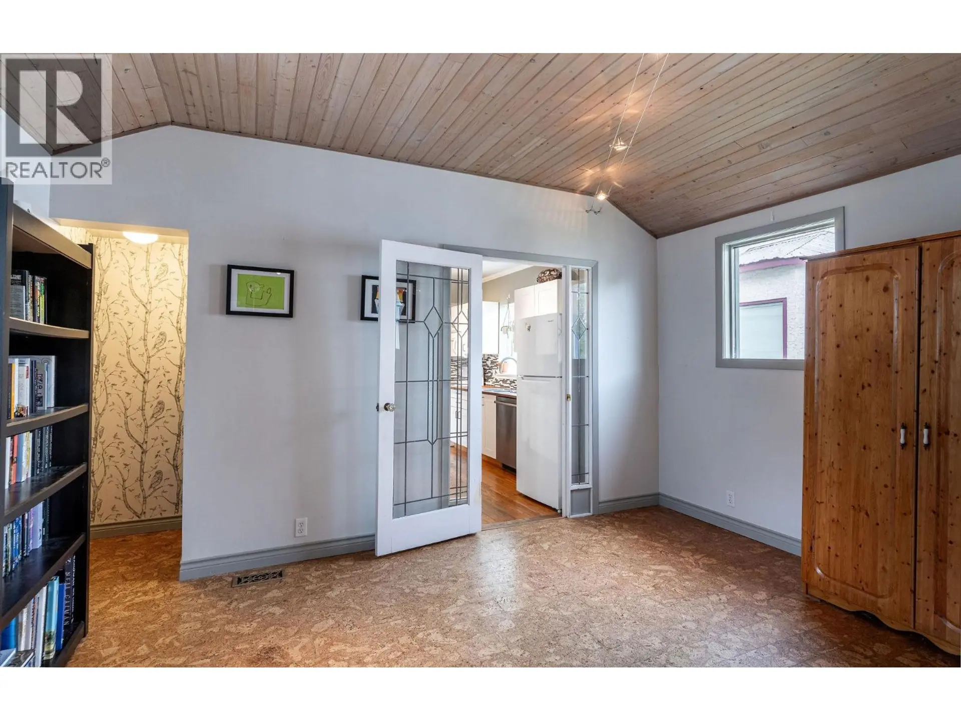 403 Fifth Street E - Image 10