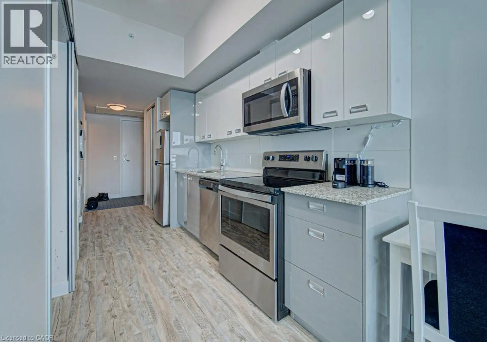 #606 257 HEMLOCK Street - Image 12