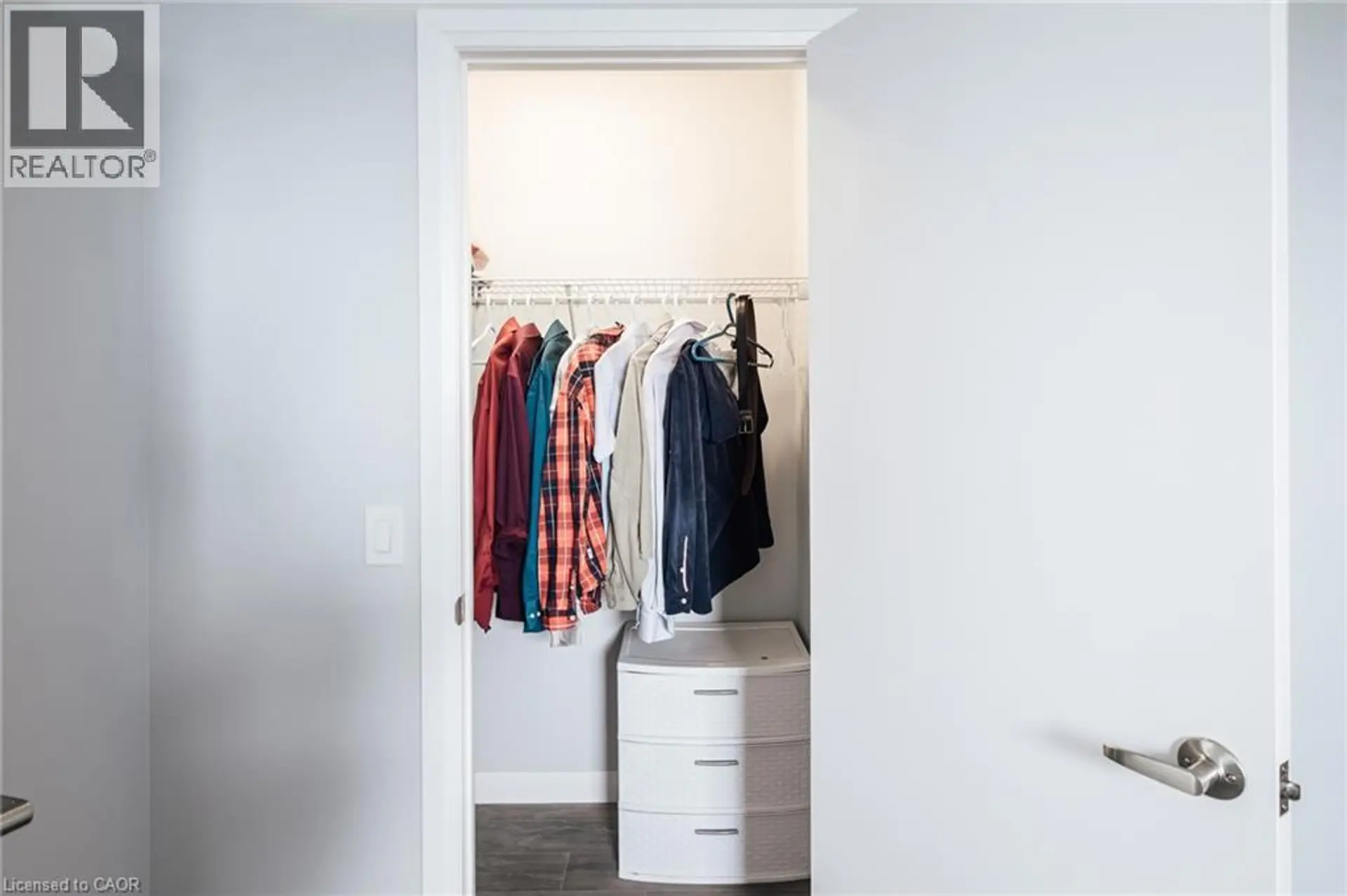 #708 104 W GARMENT Street - Image 14
