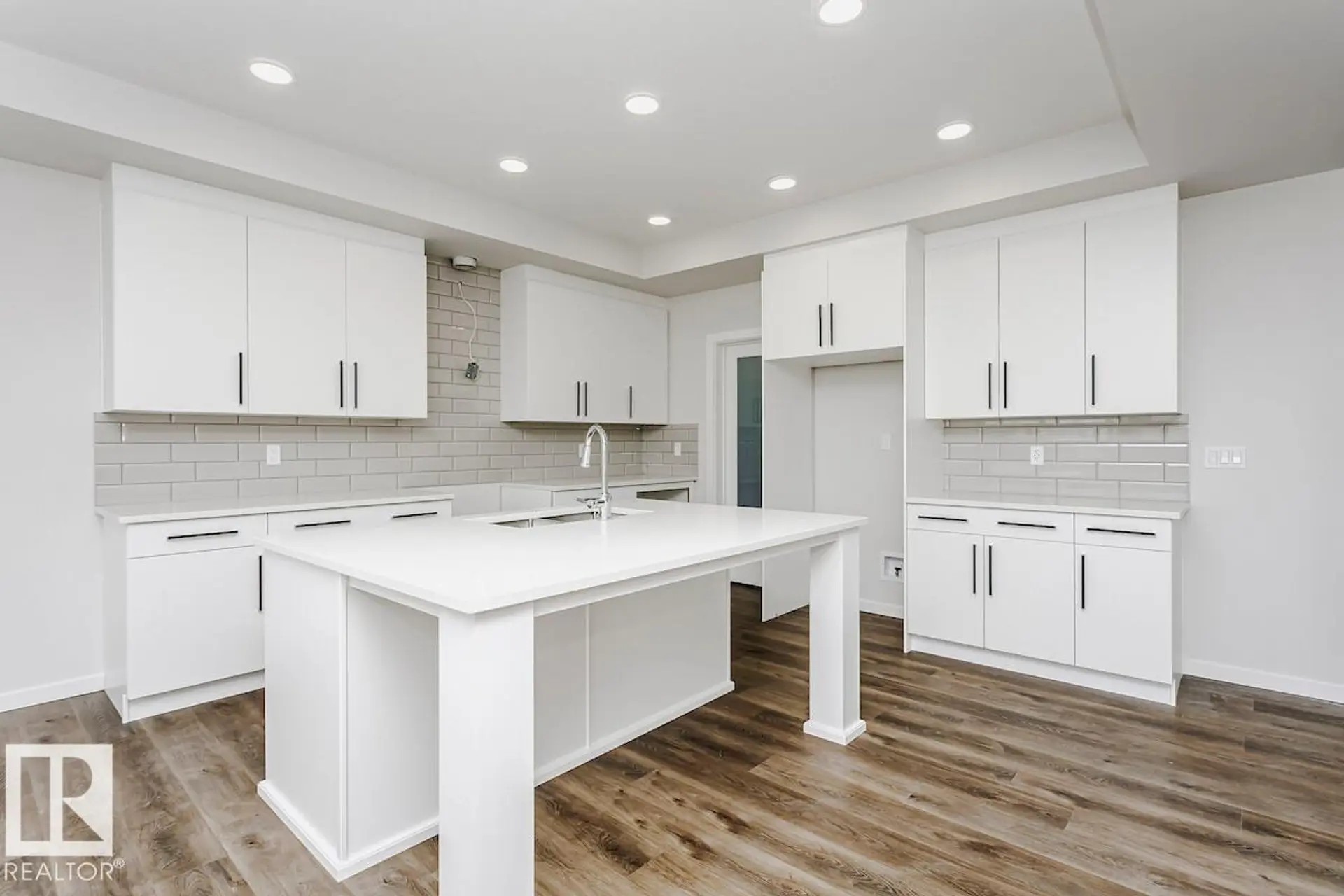 2431 EGRET LO NW - Image 4