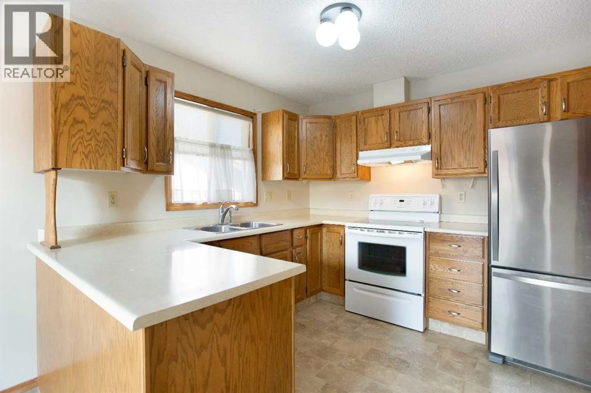 #8 118 Strathcona Road SW - Image 5