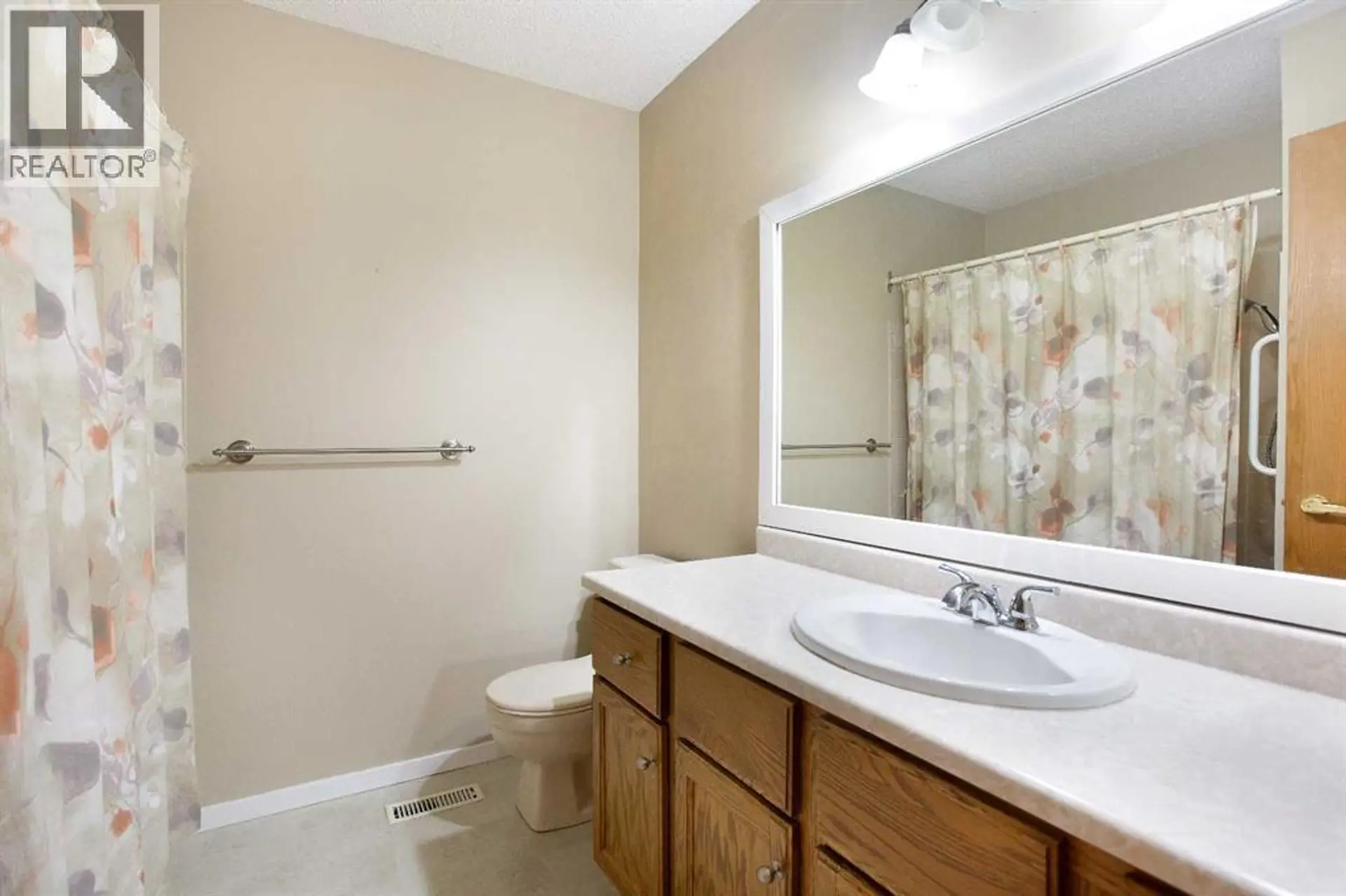 #8 118 Strathcona Road SW - Image 10