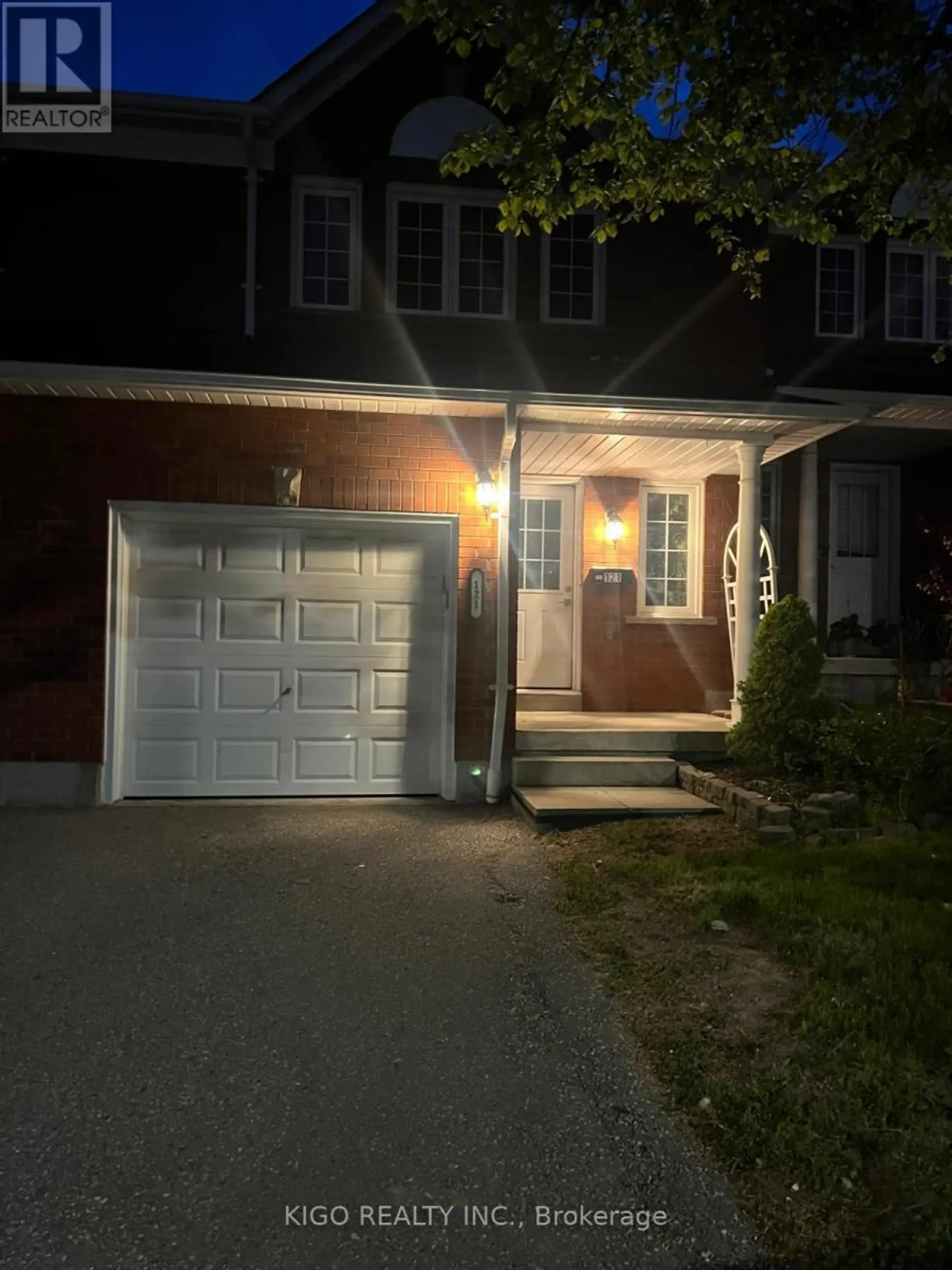 #121 10 BASSETT BOULEVARD - Image 1