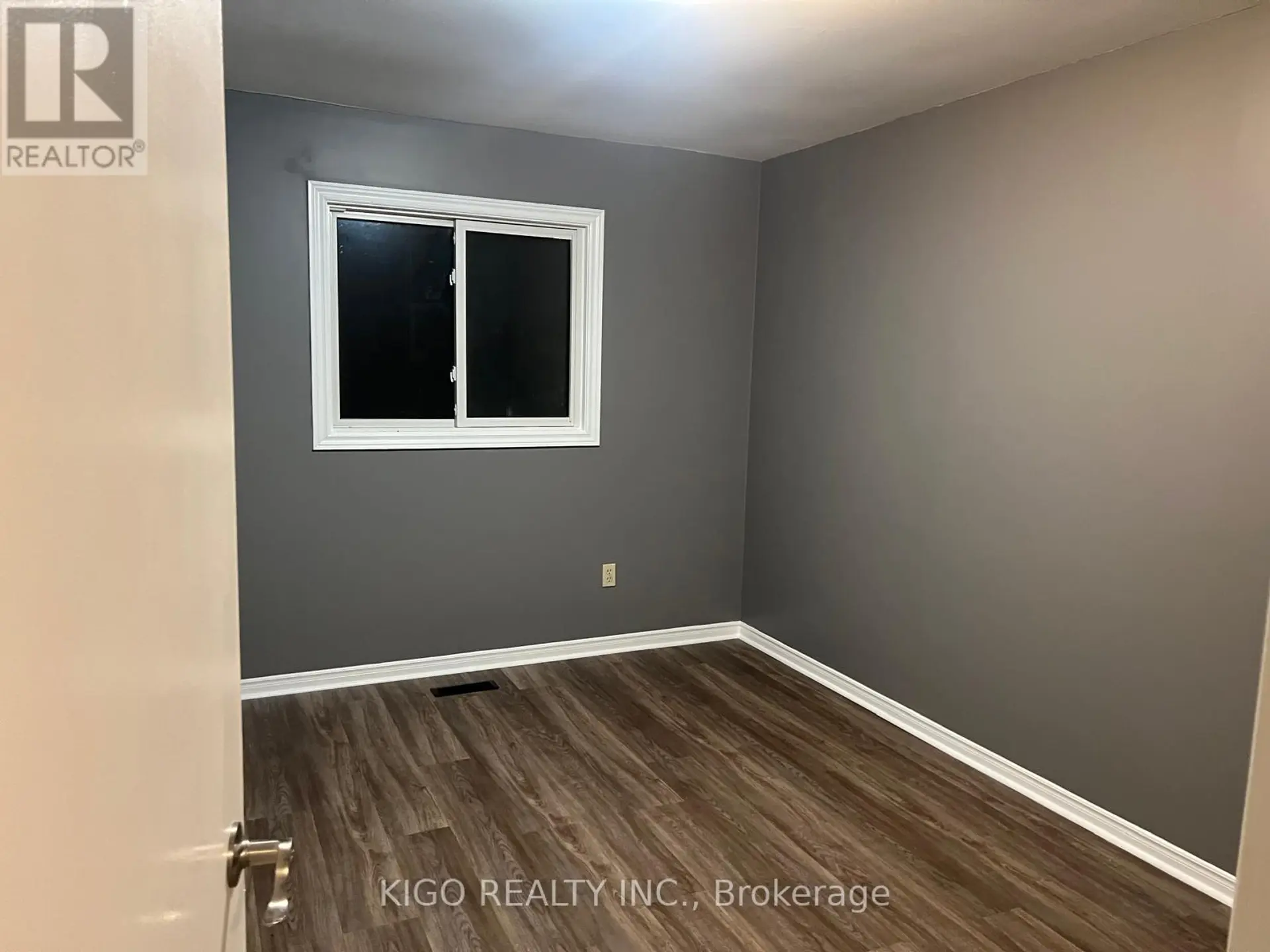 #121 10 BASSETT BOULEVARD - Image 7