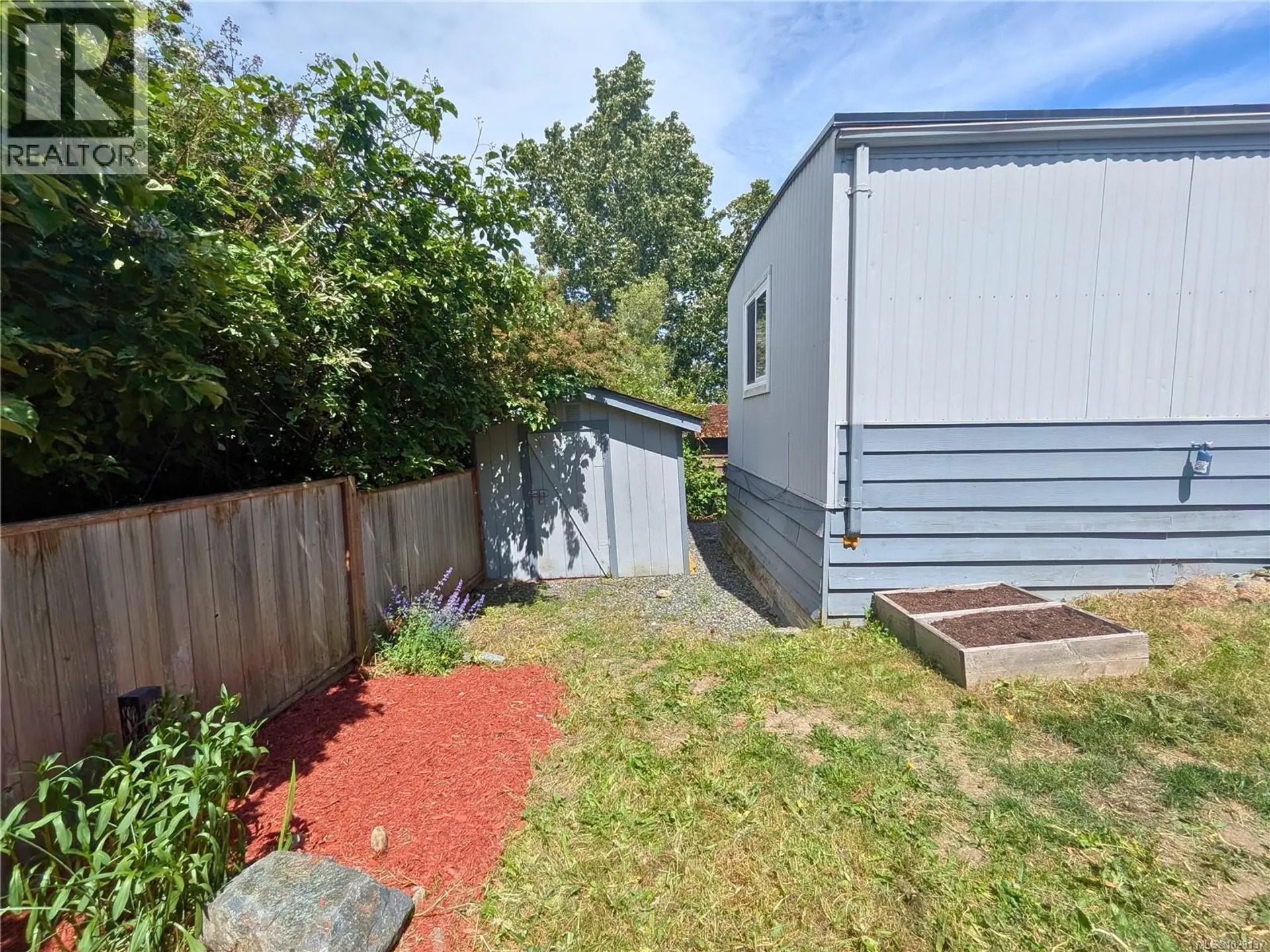 #5 70 Cooper Rd - Image 17