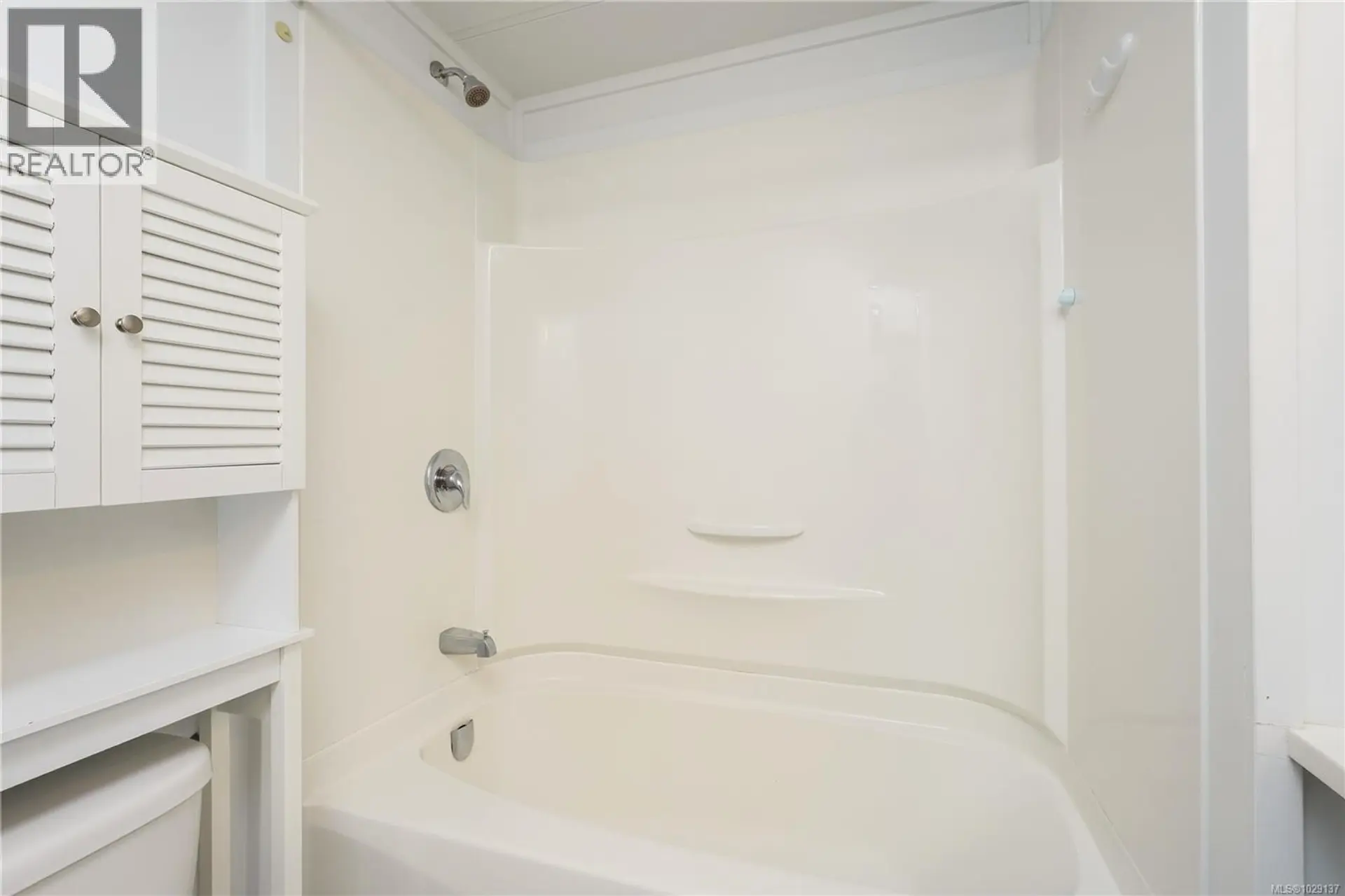#5 70 Cooper Rd - Image 14
