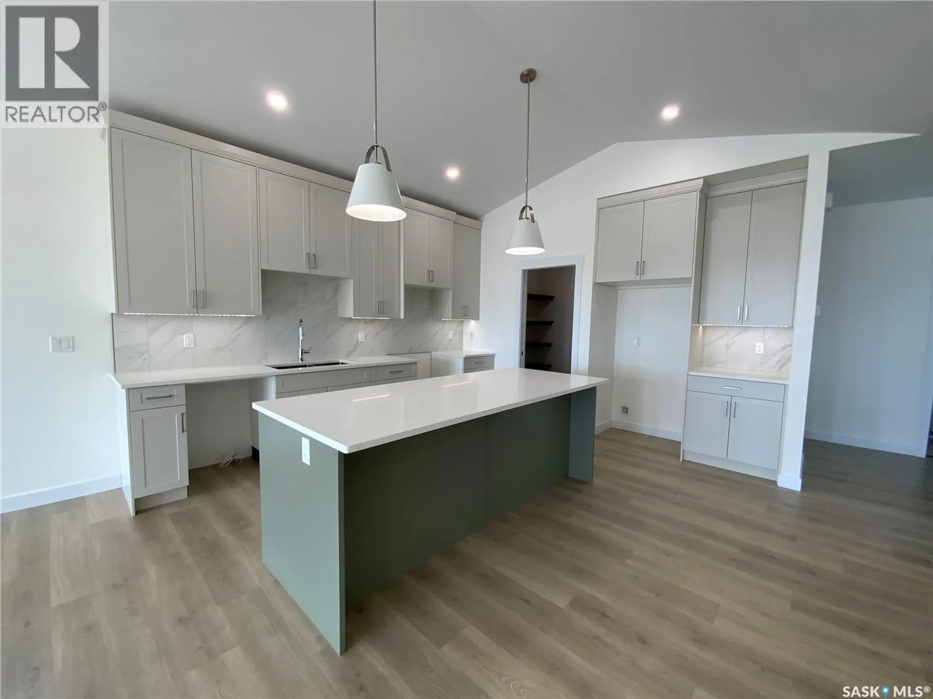 242 Doran WAY - Image 1