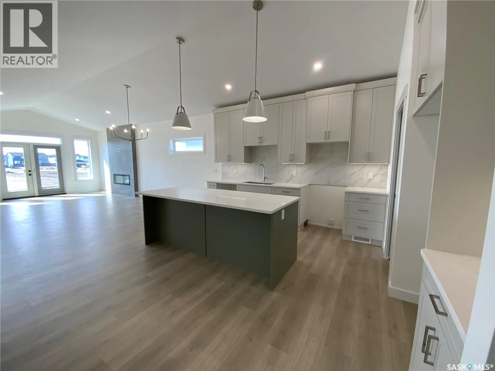 242 Doran WAY - Image 2