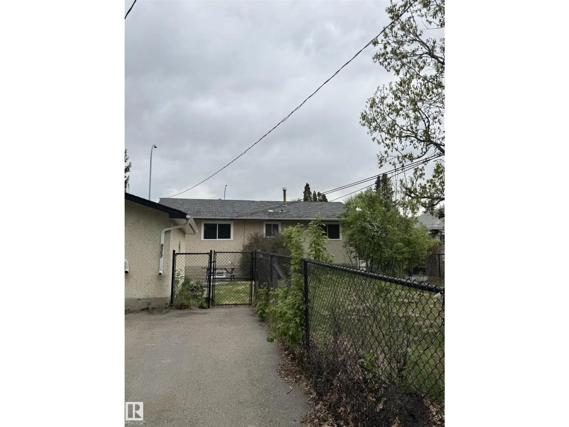 5307 48 ST - Image 5