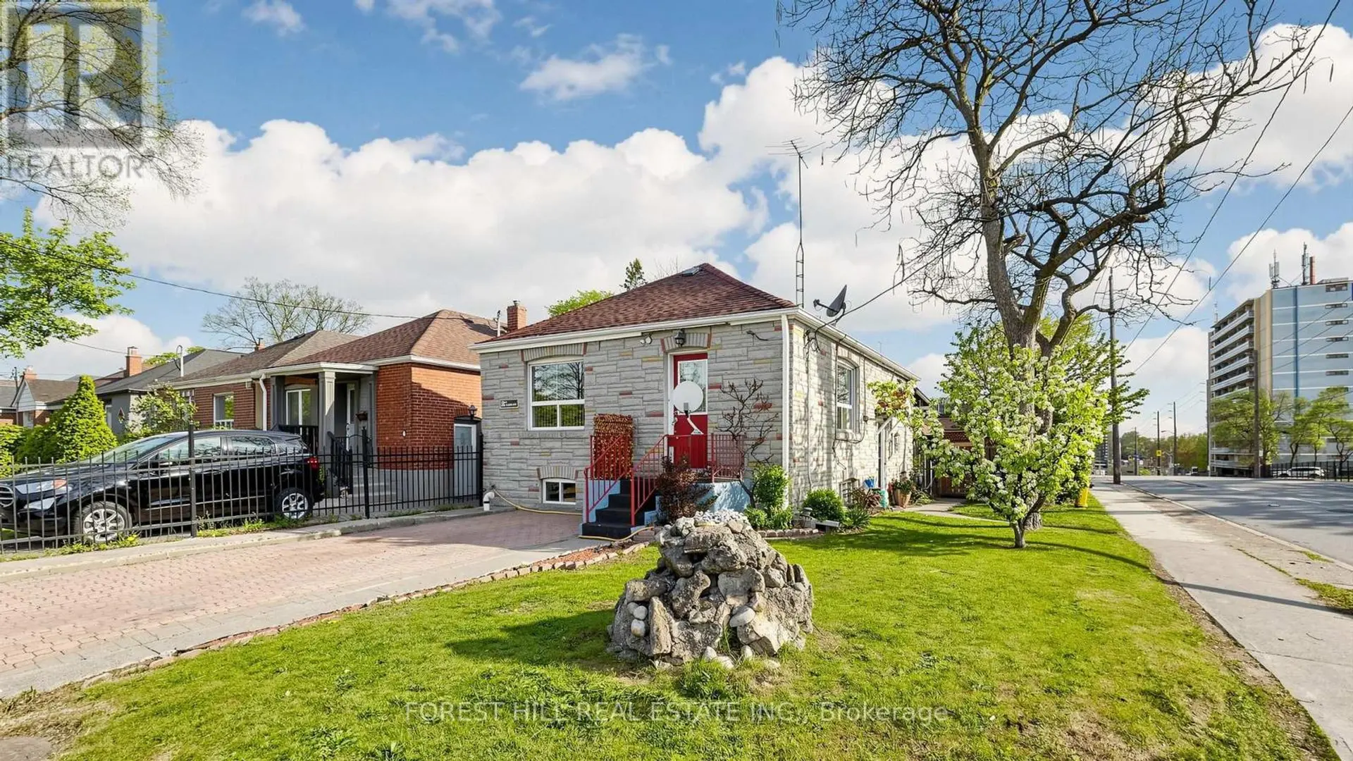 2 ELLINS AVENUE - Image 1