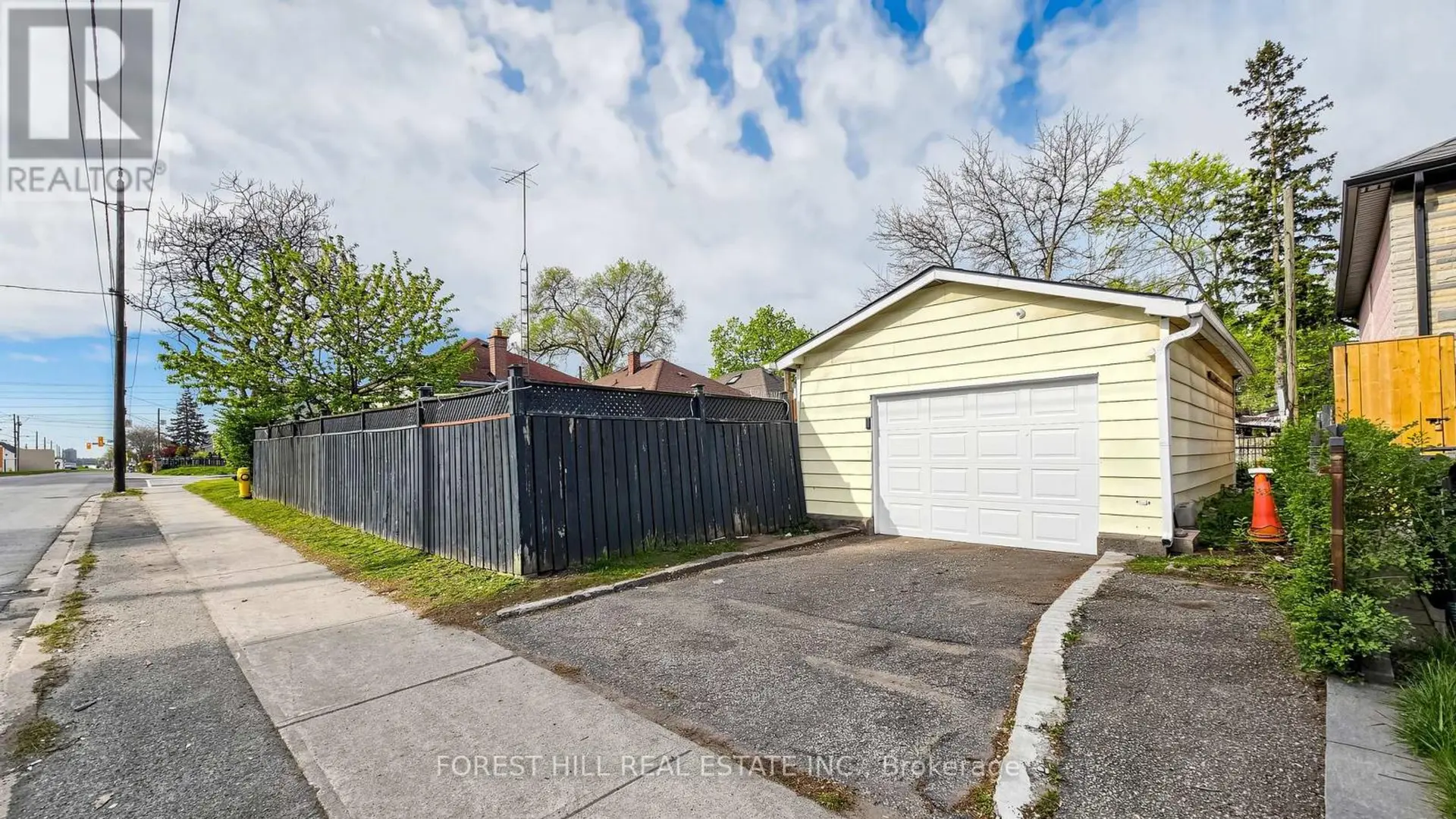 2 ELLINS AVENUE - Image 8