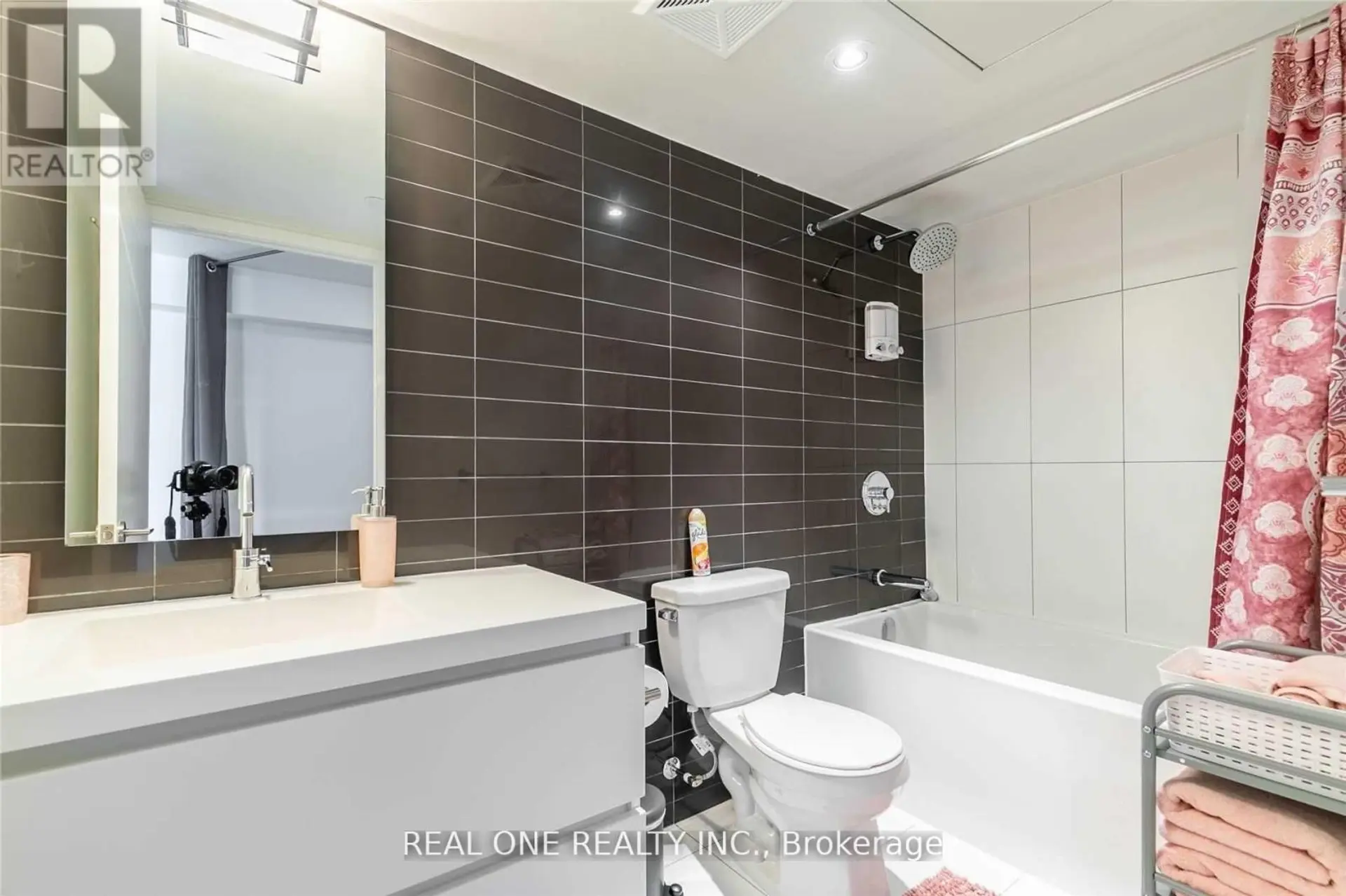 #2203 75 QUEENS WHARF ROAD - Image 8