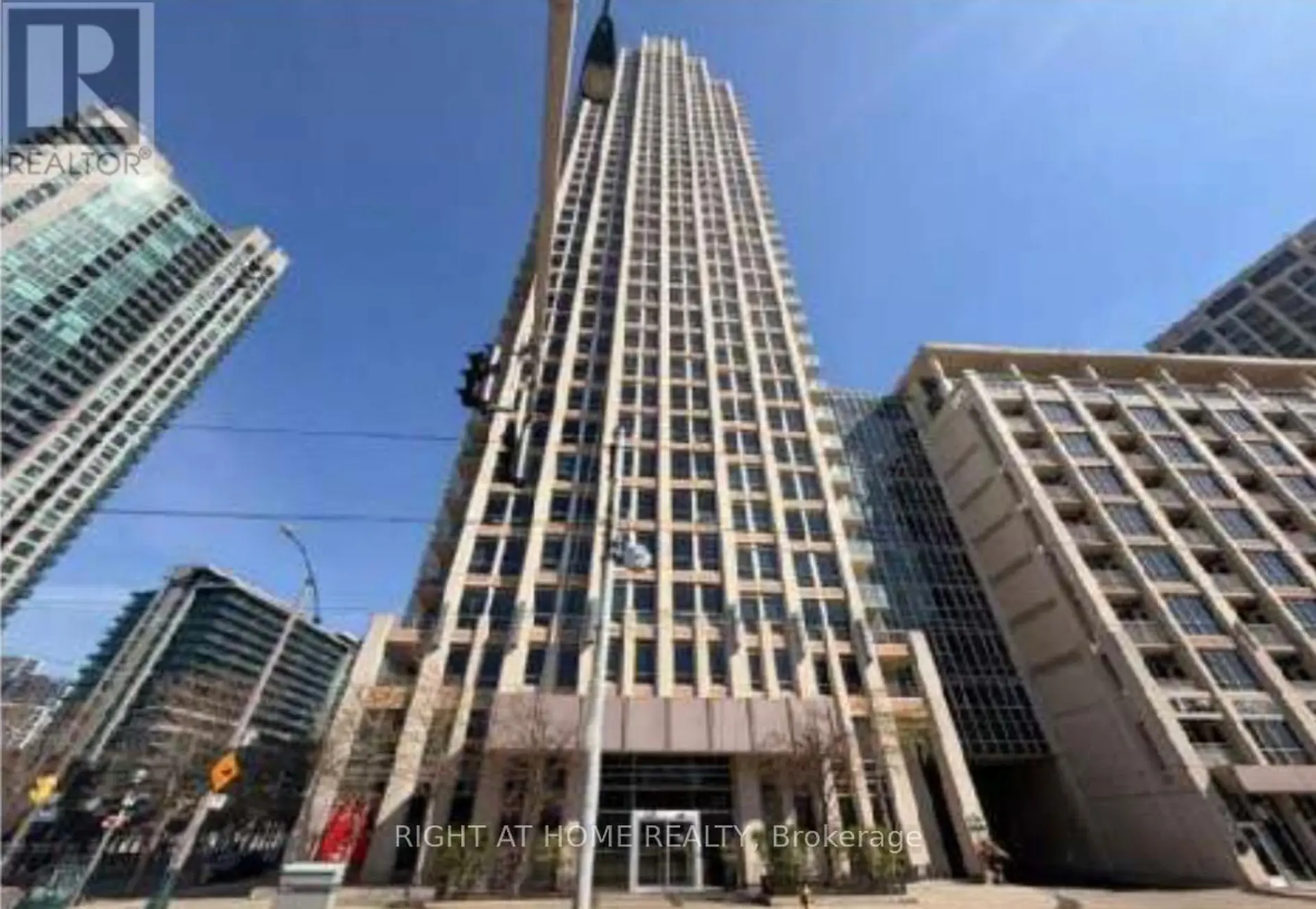 #405 628 FLEET STREET - Image 1