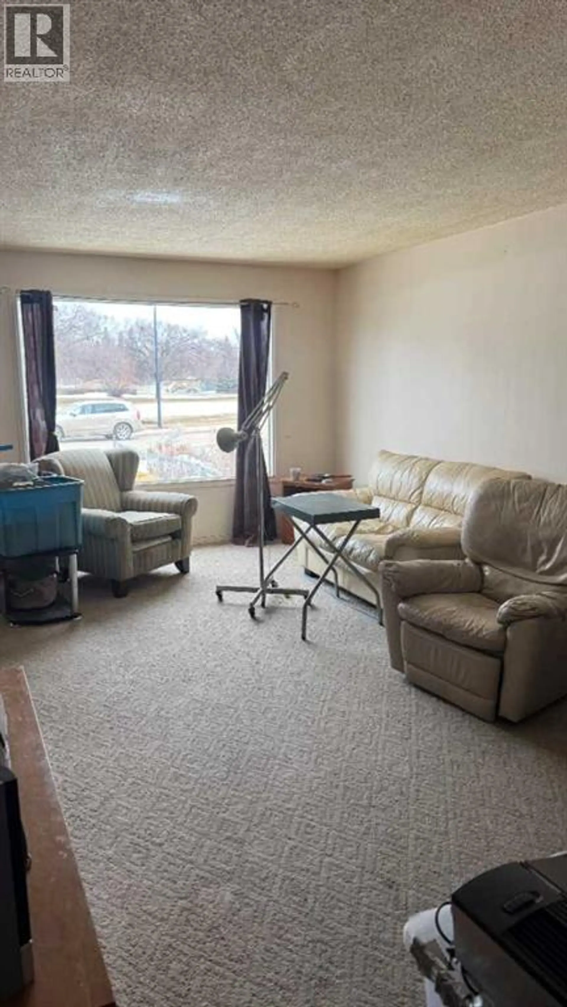 5520 60 Avenue - Image 4