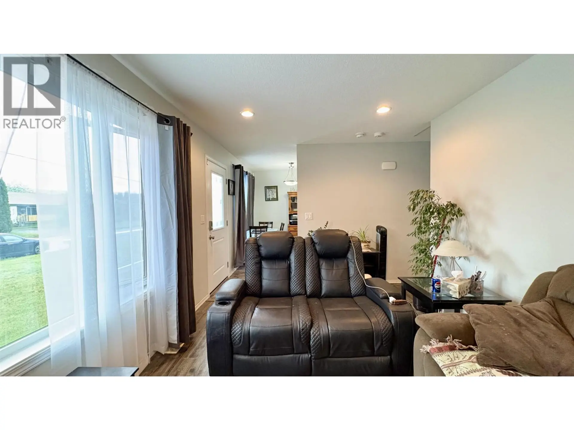 2205 REDWOOD CRESCENT - Image 4