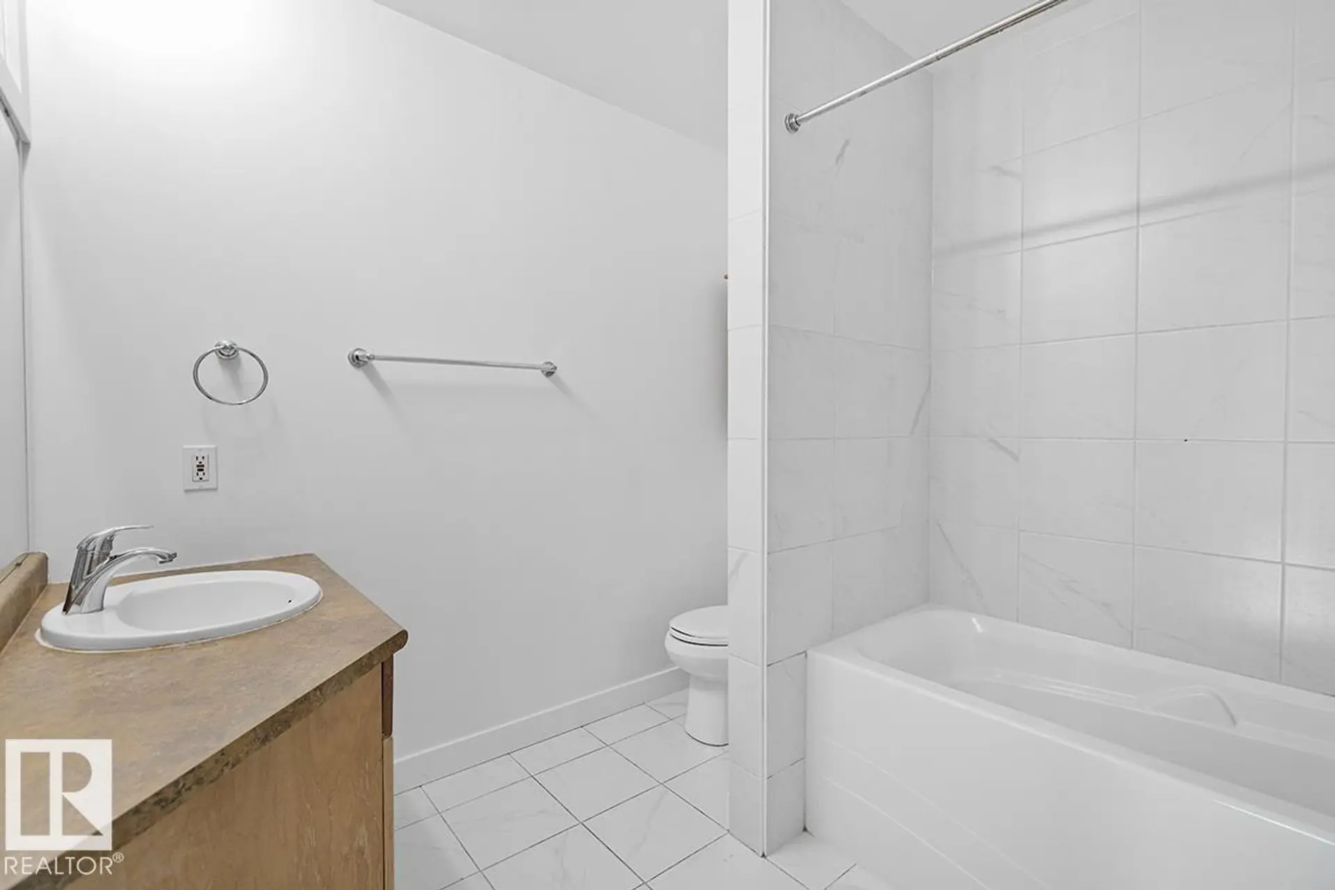 #117 10717 83 AV NW - Image 11