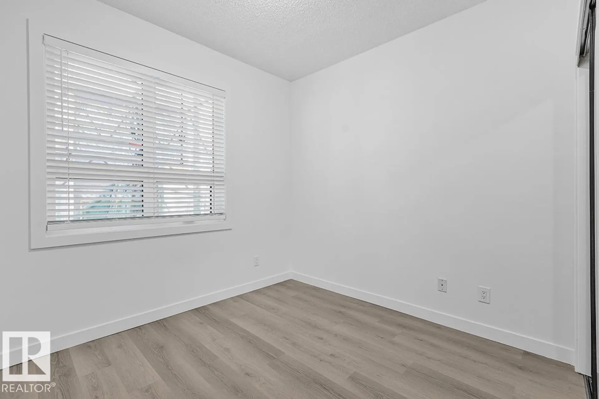 #117 10717 83 AV NW - Image 8