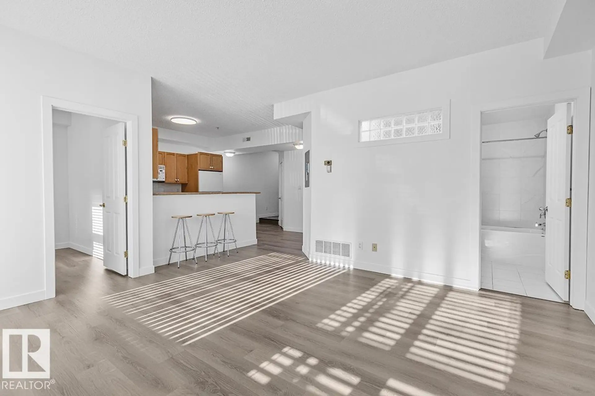#117 10717 83 AV NW - Image 3