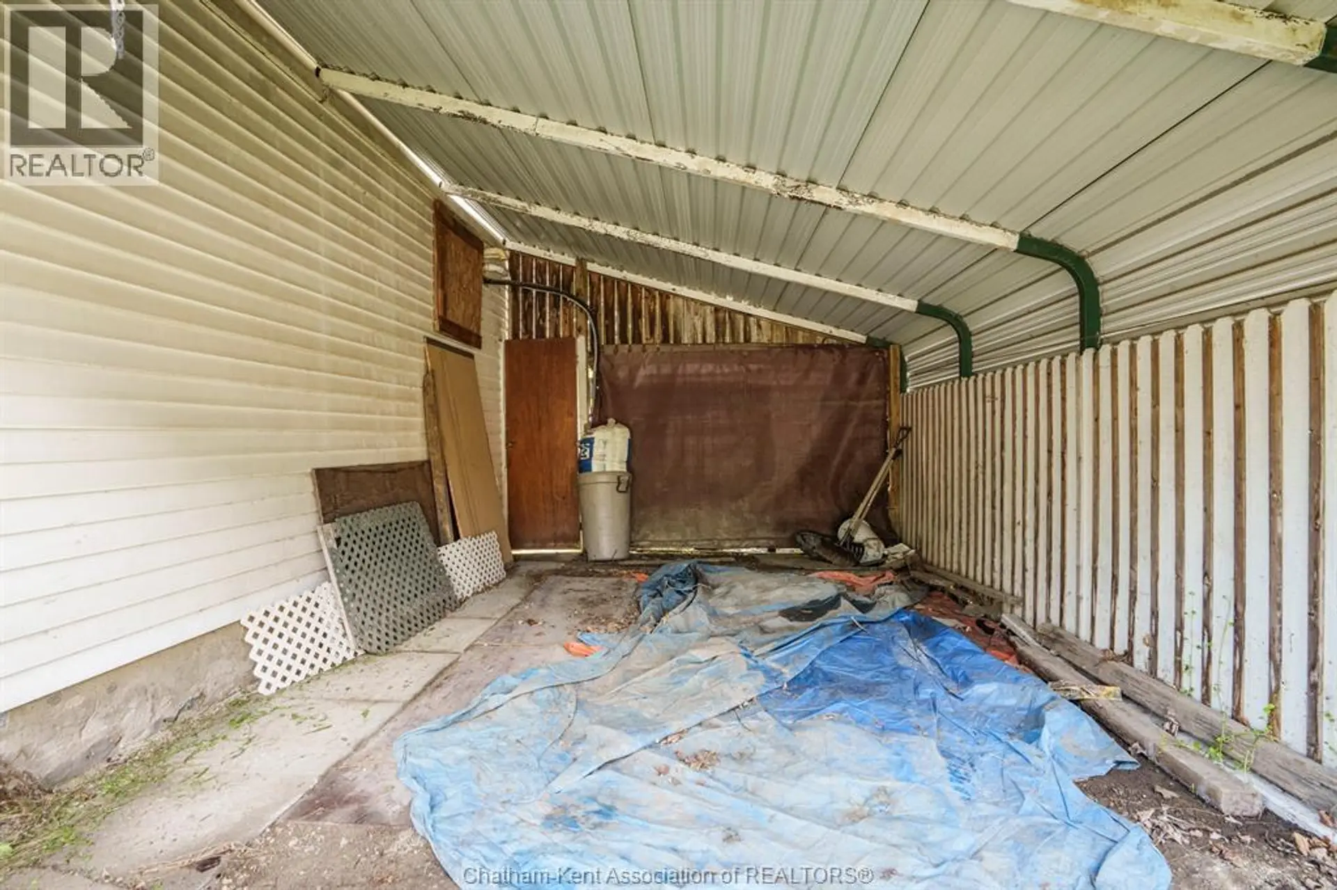 8 Gray STREET - Image 4