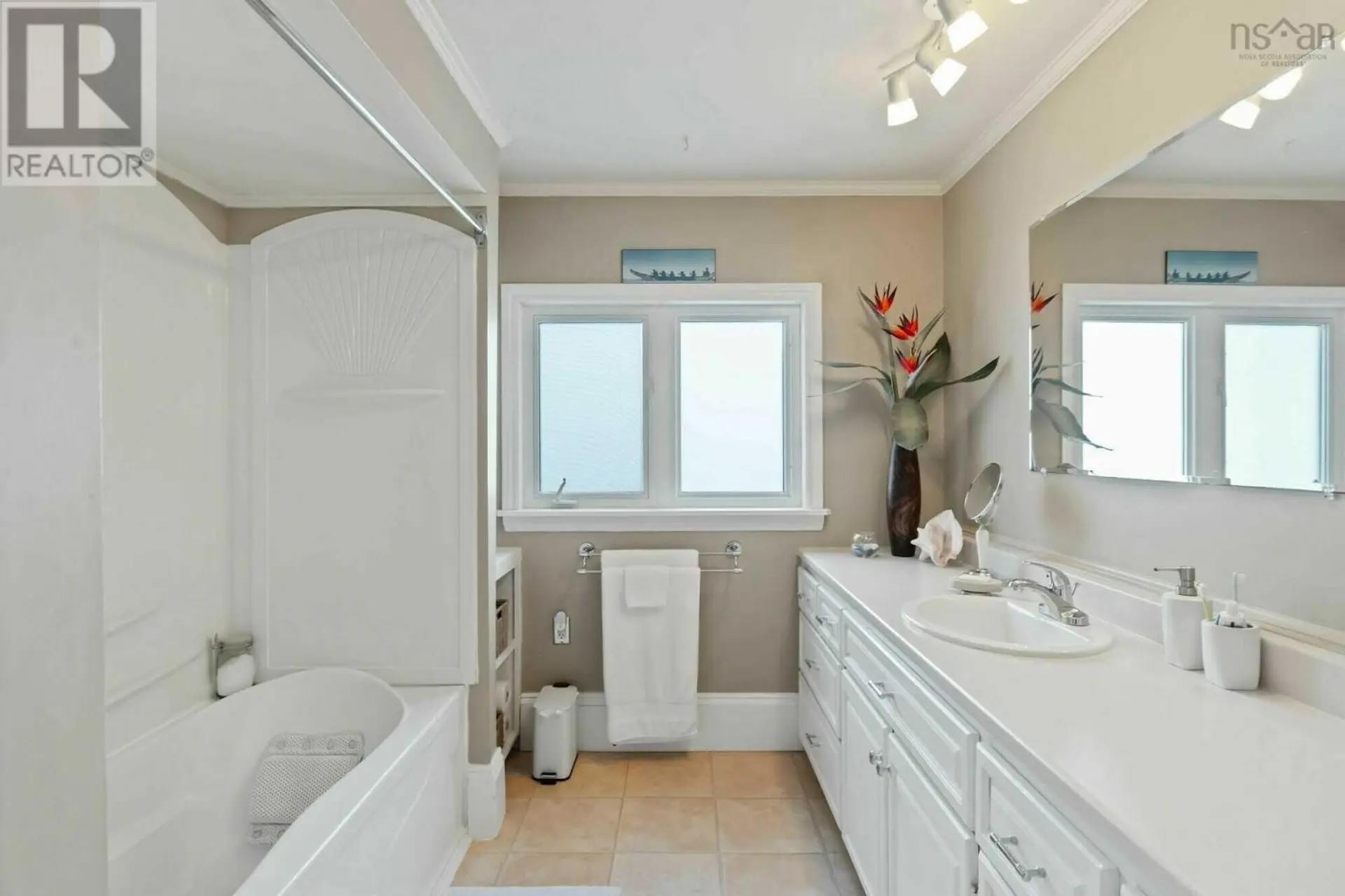 607 St.George Street - Image 13