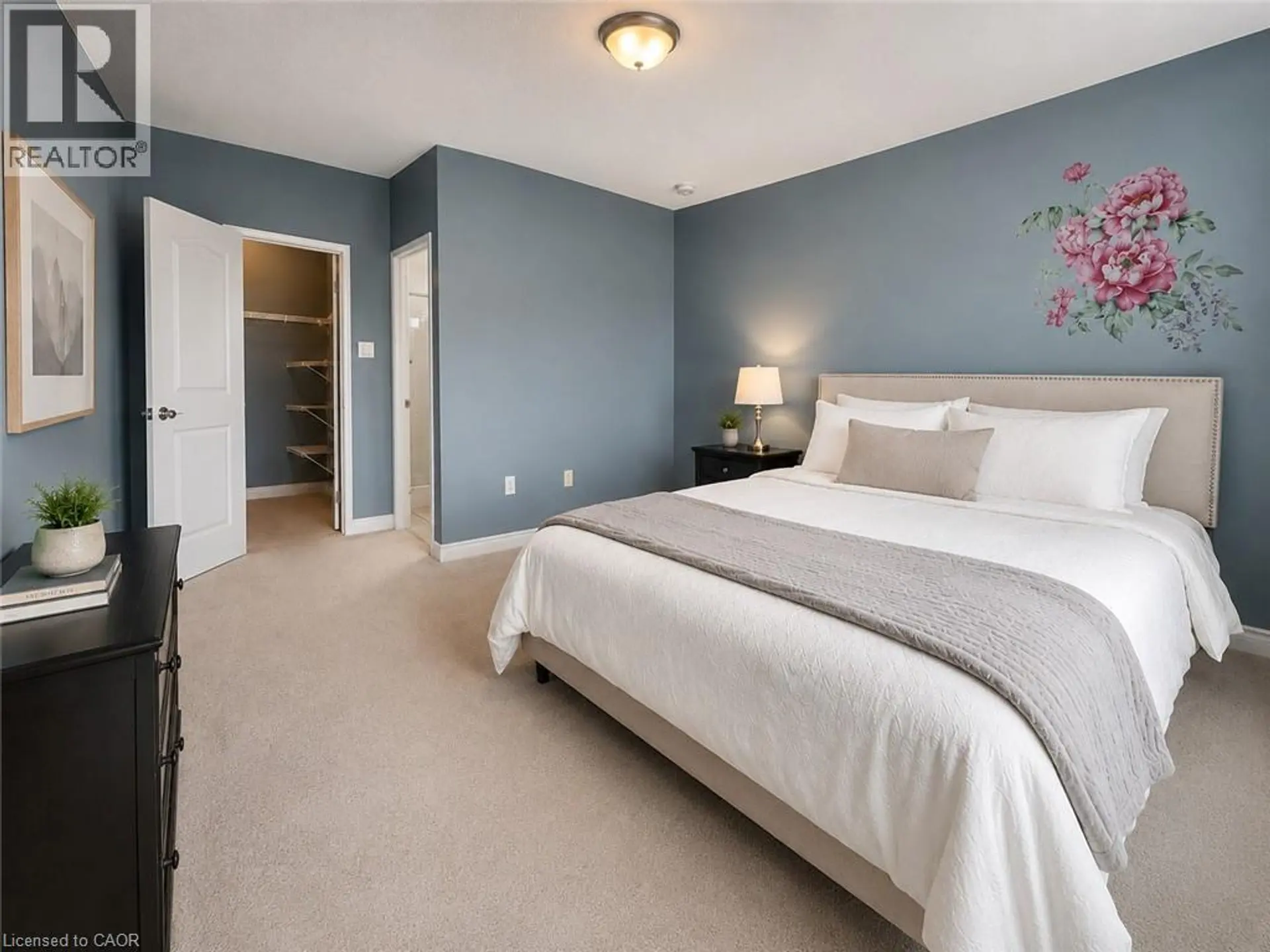#606 255 KEATS Way - Image 4