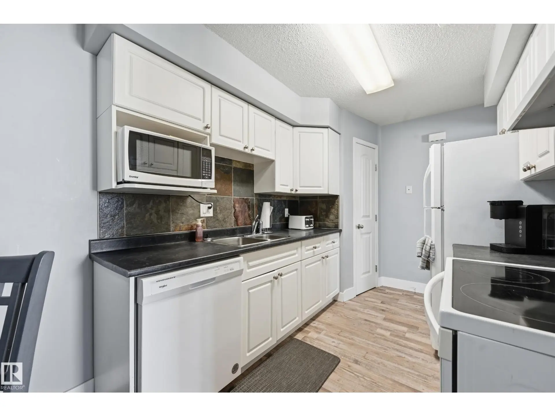 #9 8020 141 AV NW - Image 4