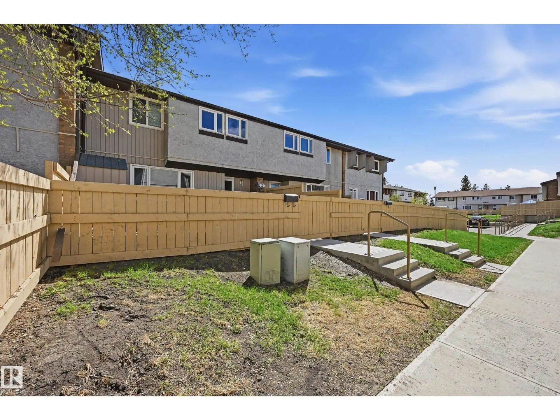 #9 8020 141 AV NW - Image 18