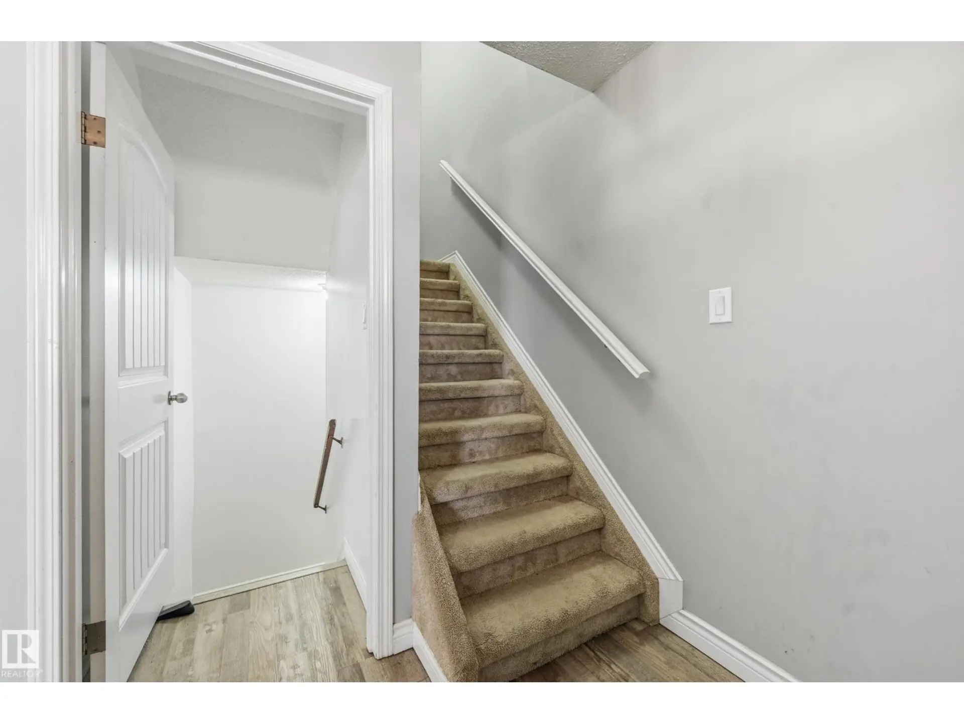 #9 8020 141 AV NW - Image 8