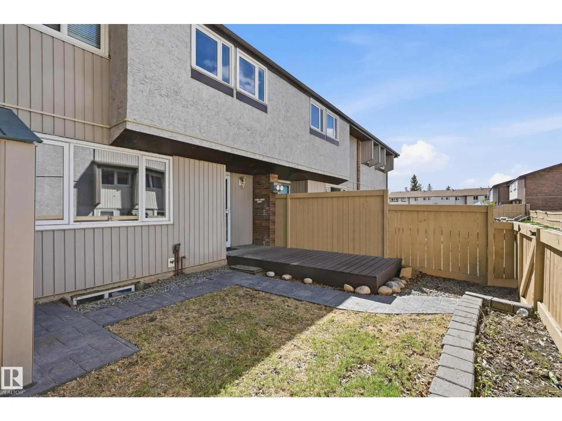 #9 8020 141 AV NW - Image 19